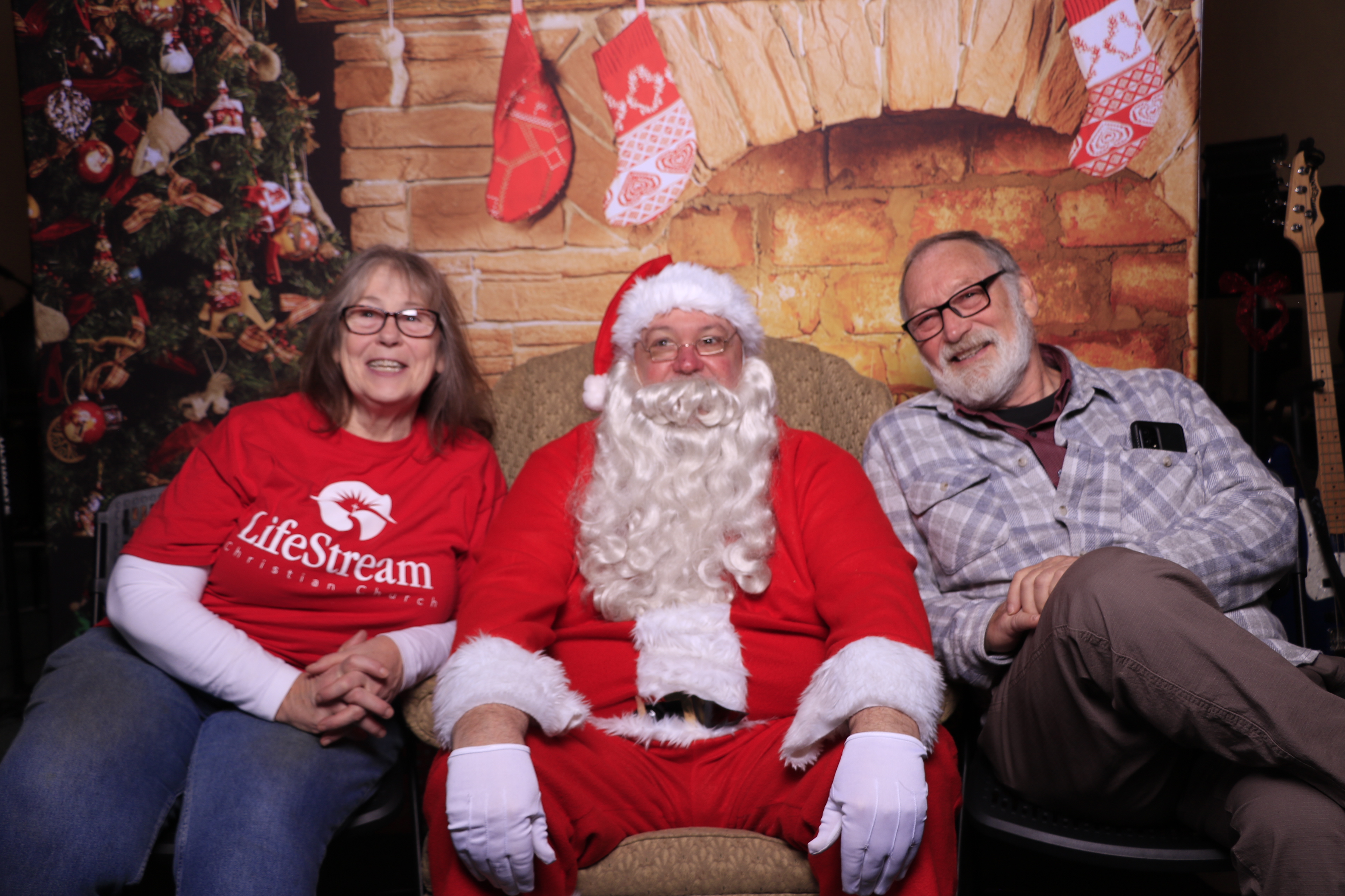 Donuts with Santa | View more photos from the event at gallery.photoboothcincy.com/u/PhotoBoothCincy/Donuts-with-Santa