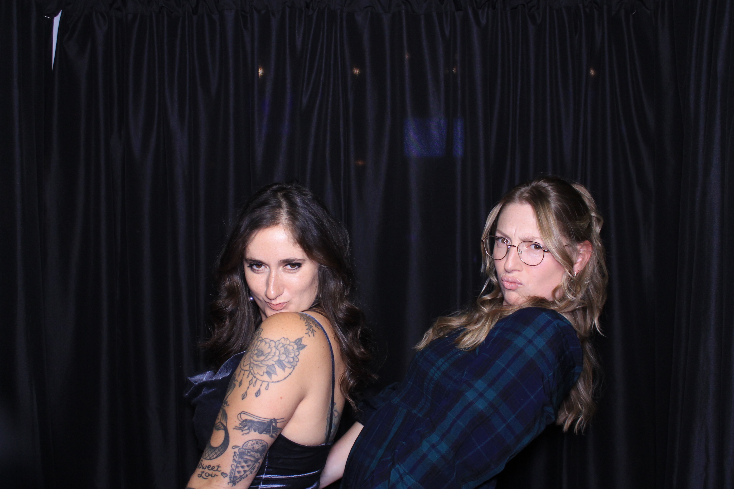 Easy Way Holiday Party | View more photos from the event at gallery.photoboothcincy.com/u/PhotoBoothCincy/Easy-Way-Holiday-Party