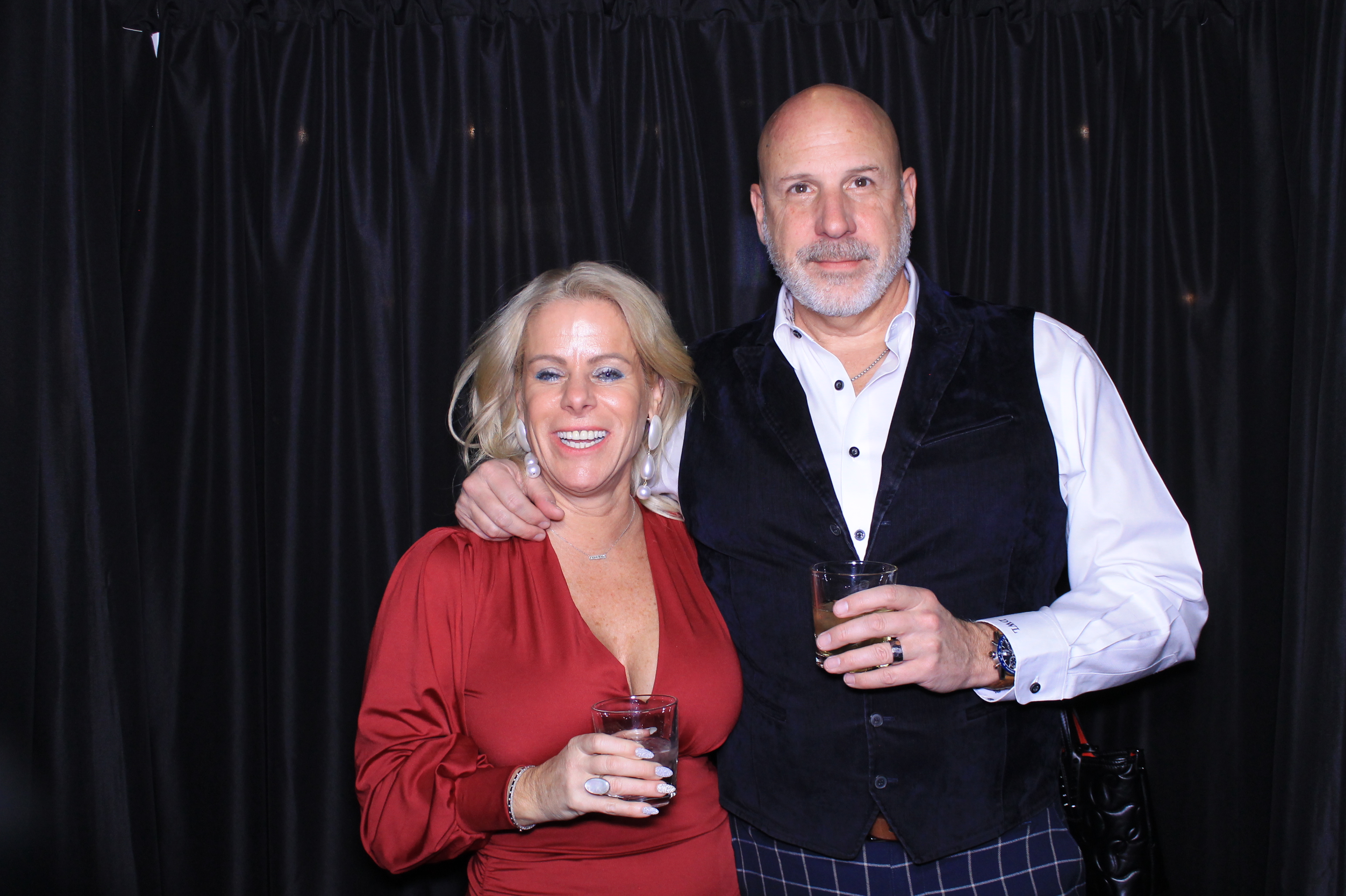 Easy Way Holiday Party | View more photos from the event at gallery.photoboothcincy.com/u/PhotoBoothCincy/Easy-Way-Holiday-Party
