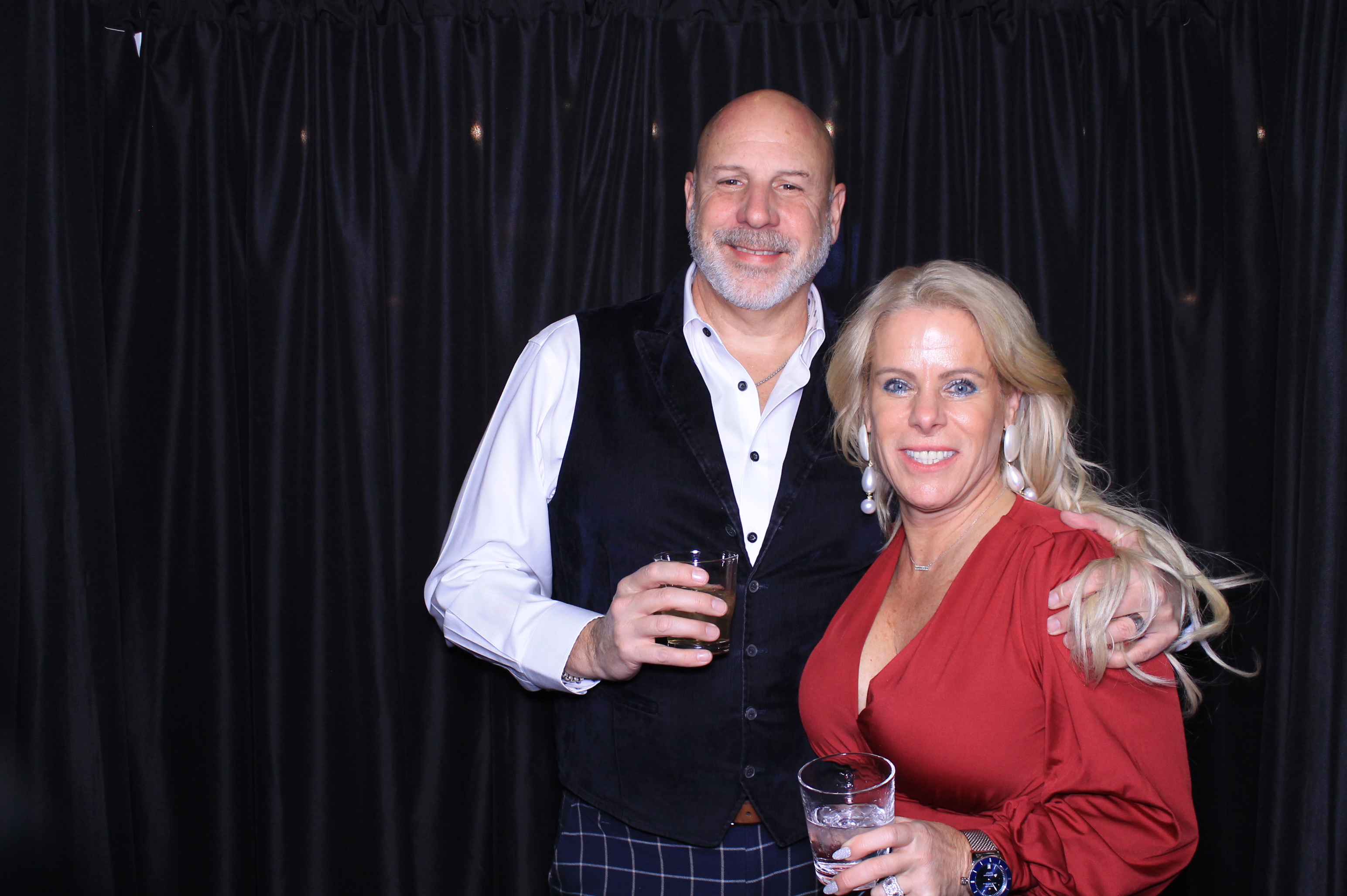 Easy Way Holiday Party | View more photos from the event at gallery.photoboothcincy.com/u/PhotoBoothCincy/Easy-Way-Holiday-Party