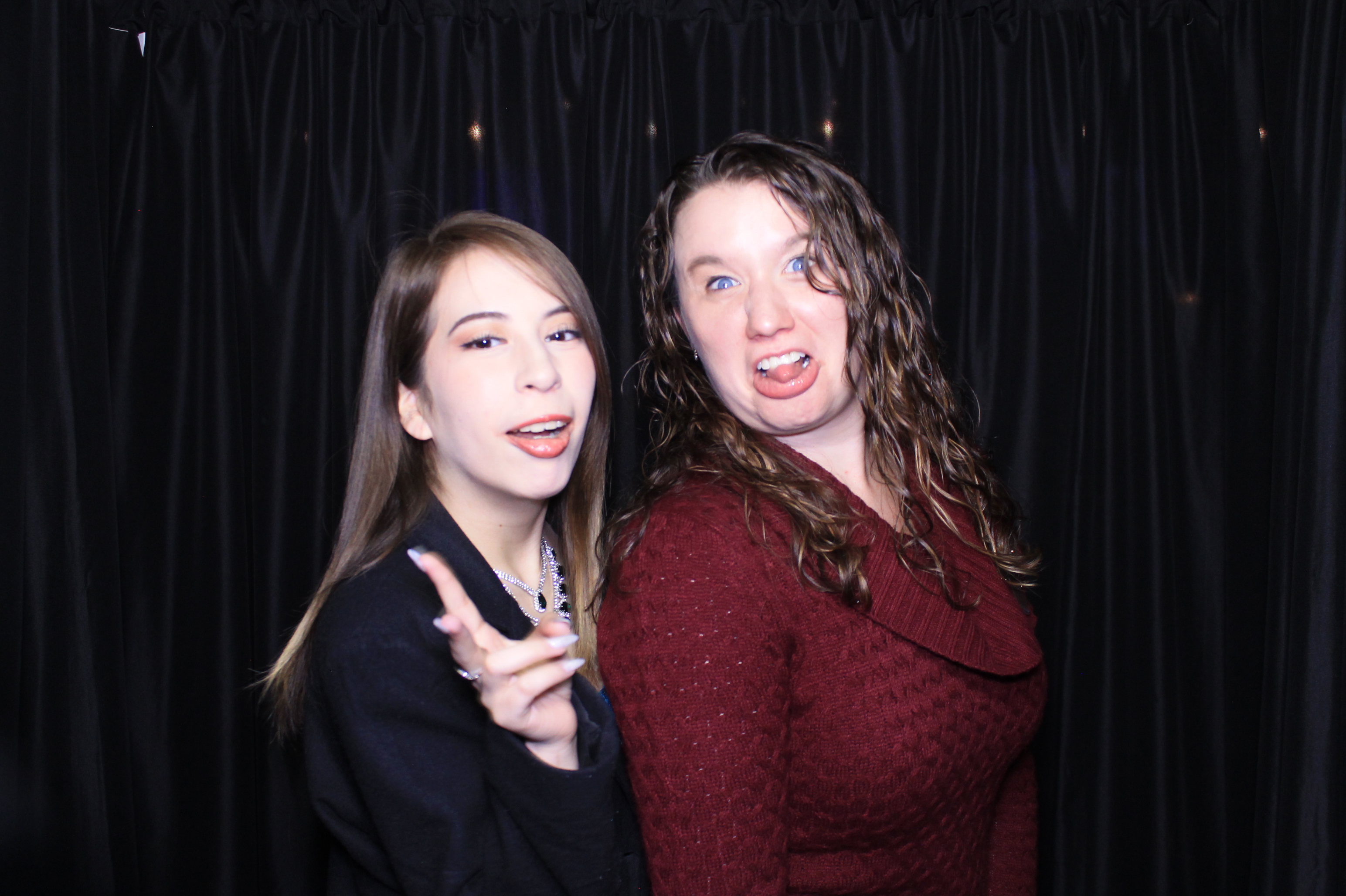 Easy Way Holiday Party | View more photos from the event at gallery.photoboothcincy.com/u/PhotoBoothCincy/Easy-Way-Holiday-Party