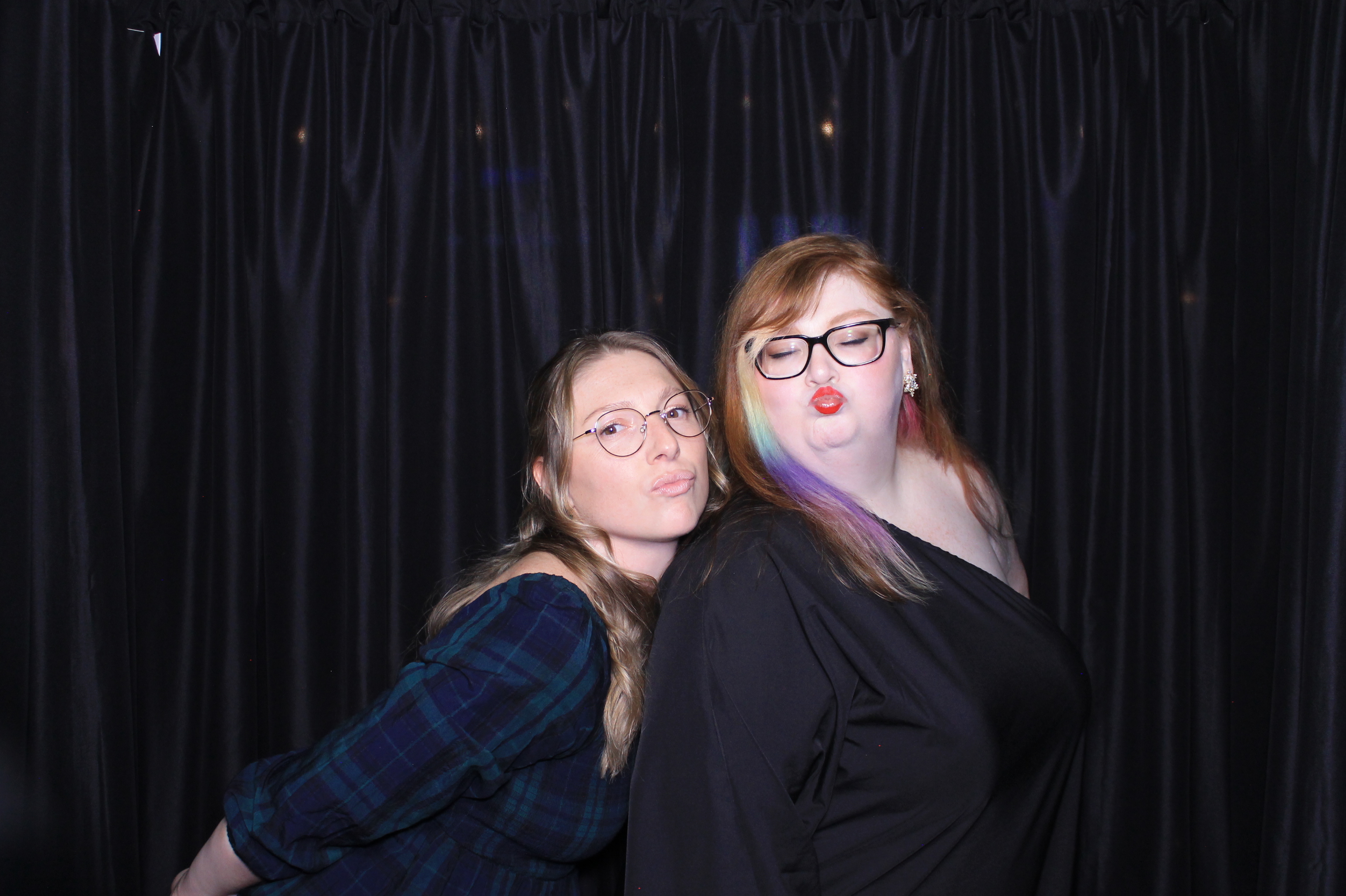 Easy Way Holiday Party | View more photos from the event at gallery.photoboothcincy.com/u/PhotoBoothCincy/Easy-Way-Holiday-Party