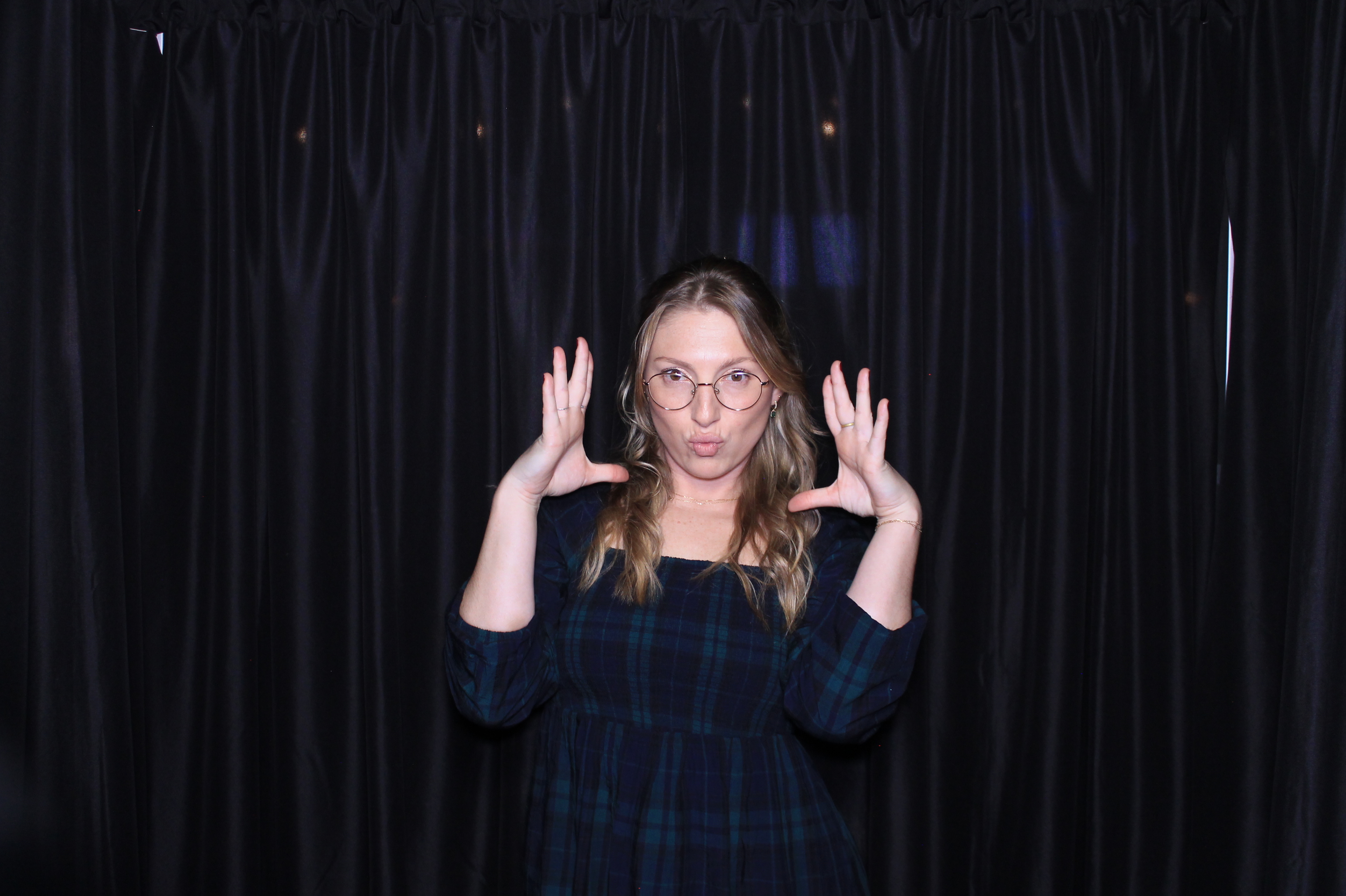 Easy Way Holiday Party | View more photos from the event at gallery.photoboothcincy.com/u/PhotoBoothCincy/Easy-Way-Holiday-Party