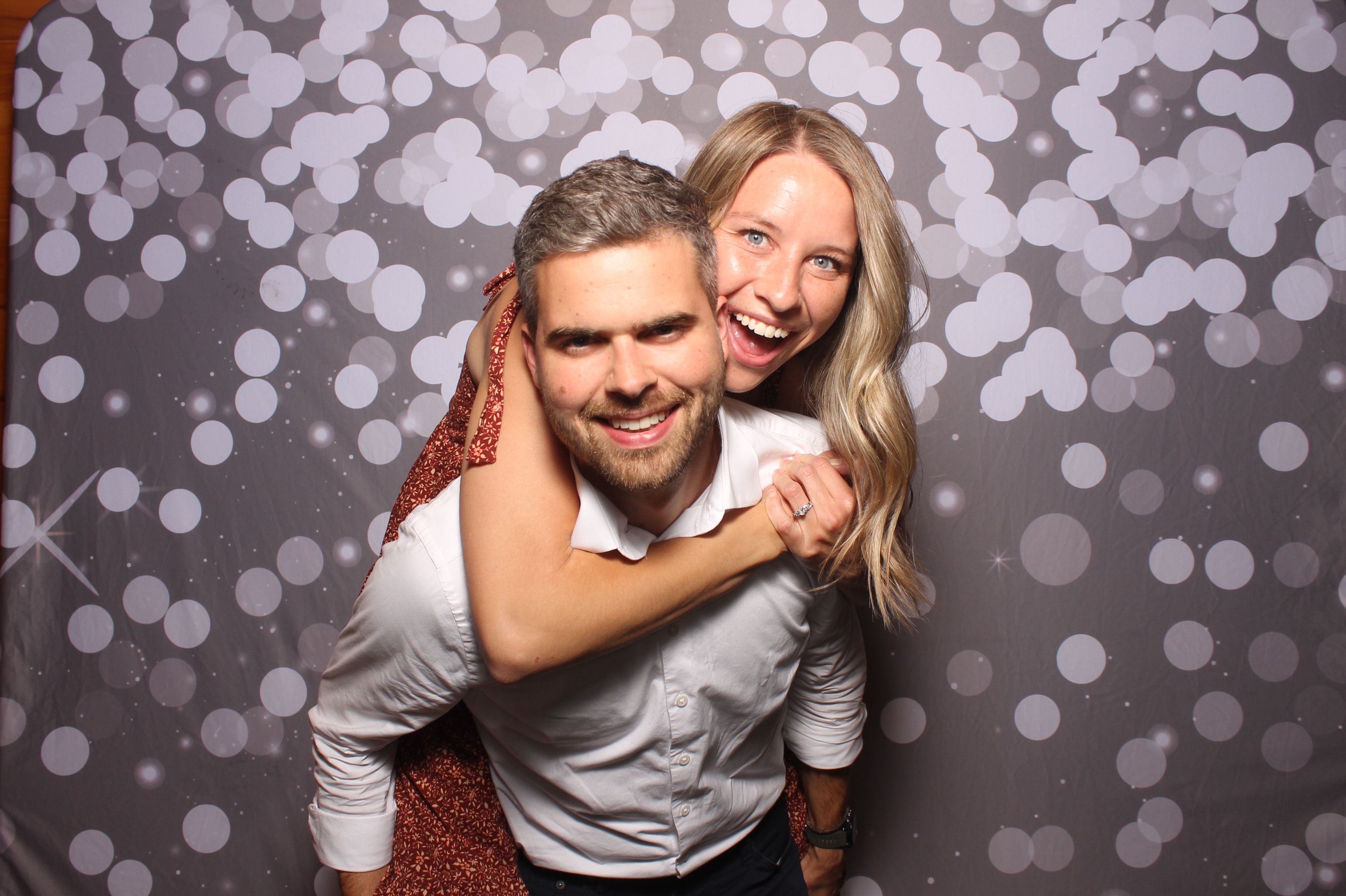 Ellen & Eli | View more photos from the event at gallery.photoboothcincy.com/u/PhotoBoothCincy/Ellen-Eli