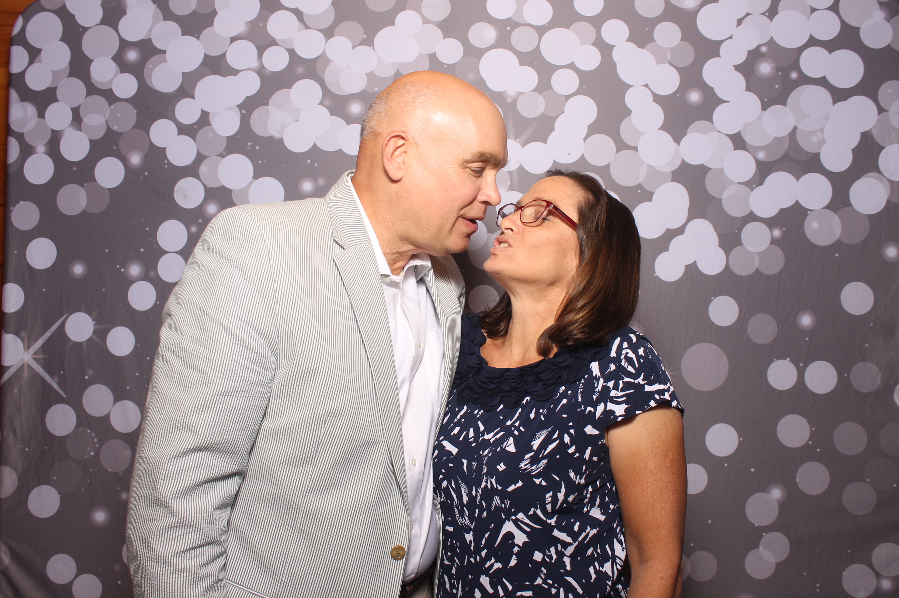 Ellen & Eli | View more photos from the event at gallery.photoboothcincy.com/u/PhotoBoothCincy/Ellen-Eli