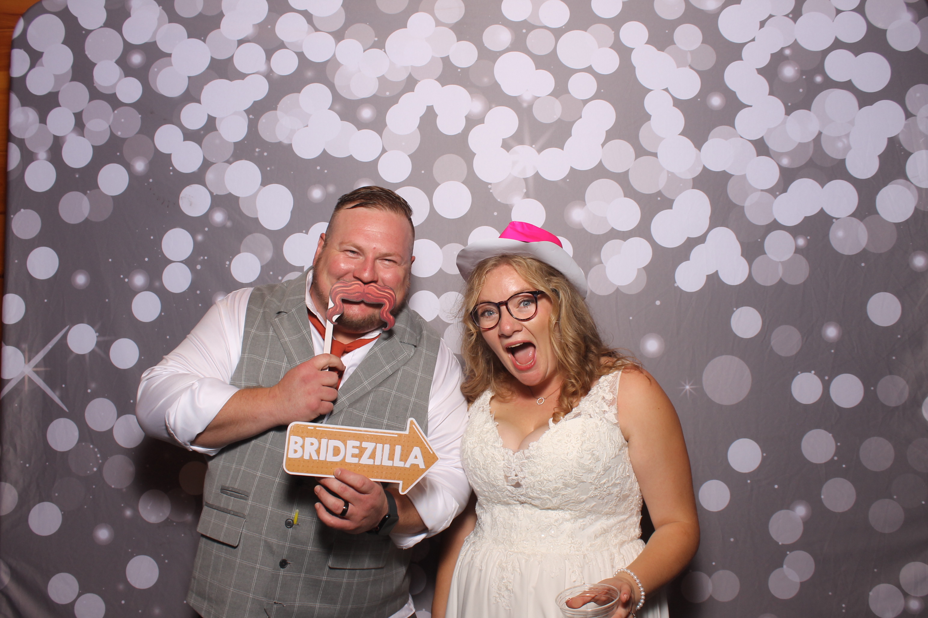 Ellen & Eli | View more photos from the event at gallery.photoboothcincy.com/u/PhotoBoothCincy/Ellen-Eli