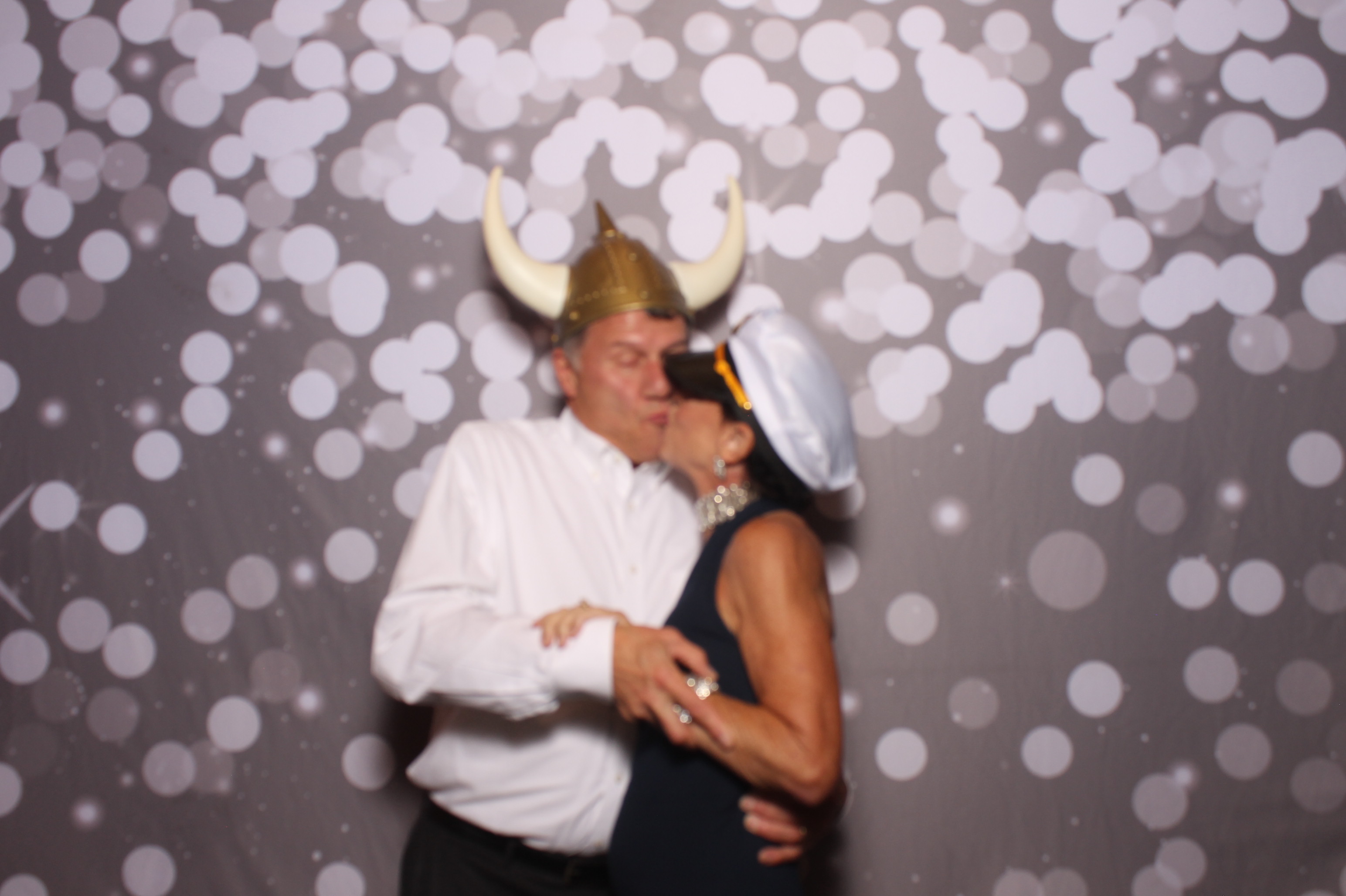 Ellen & Eli | View more photos from the event at gallery.photoboothcincy.com/u/PhotoBoothCincy/Ellen-Eli