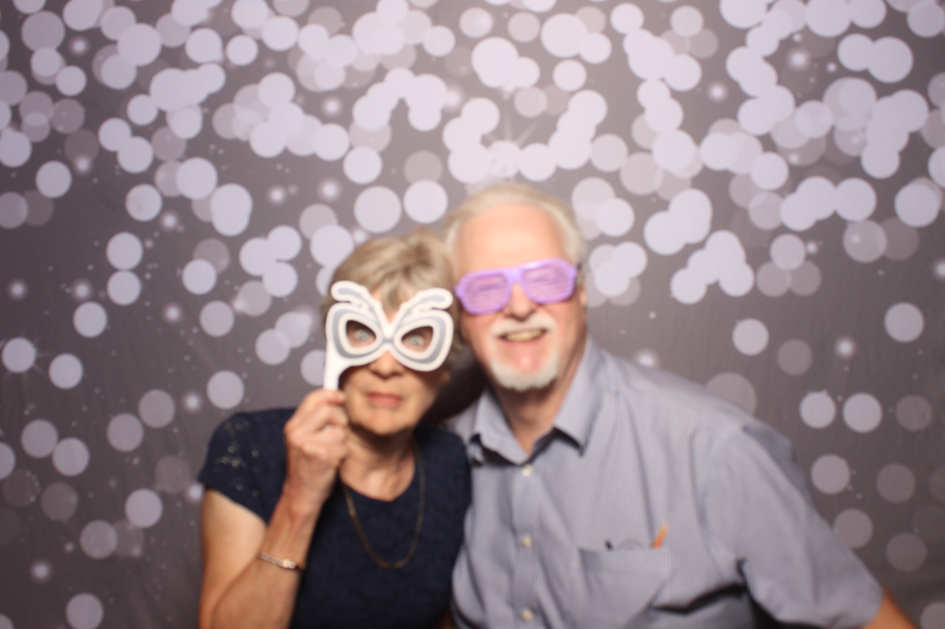 Ellen & Eli | View more photos from the event at gallery.photoboothcincy.com/u/PhotoBoothCincy/Ellen-Eli