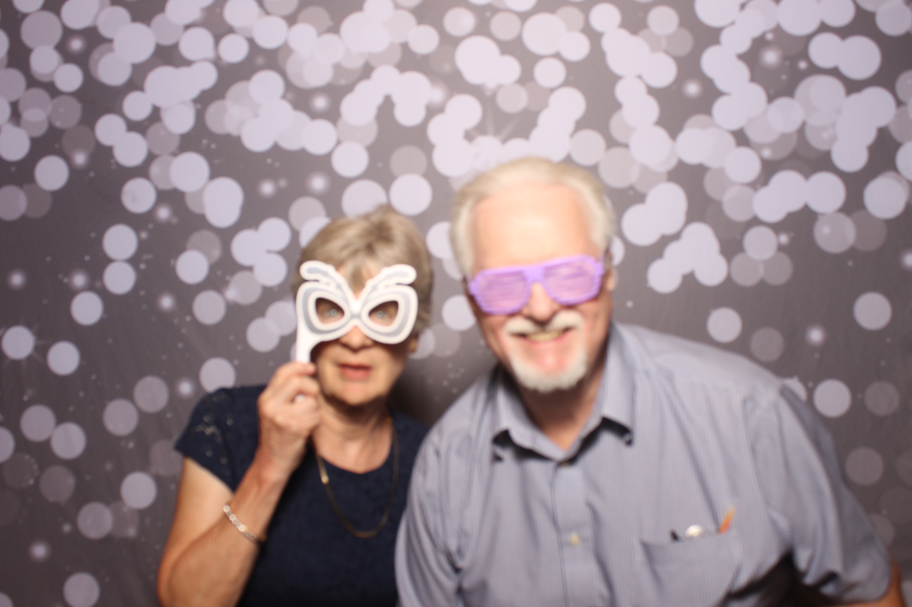 Ellen & Eli | View more photos from the event at gallery.photoboothcincy.com/u/PhotoBoothCincy/Ellen-Eli