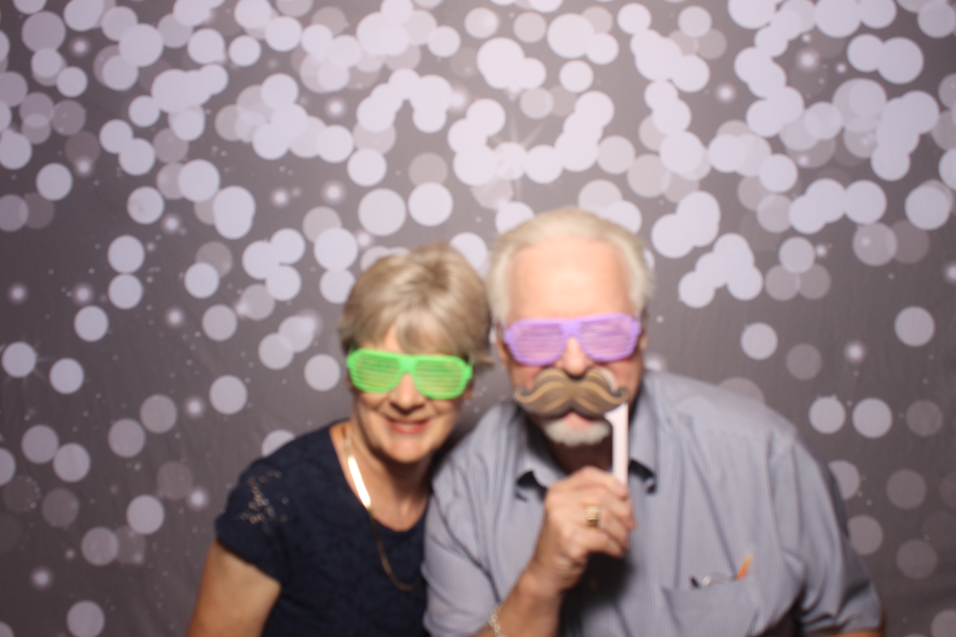 Ellen & Eli | View more photos from the event at gallery.photoboothcincy.com/u/PhotoBoothCincy/Ellen-Eli