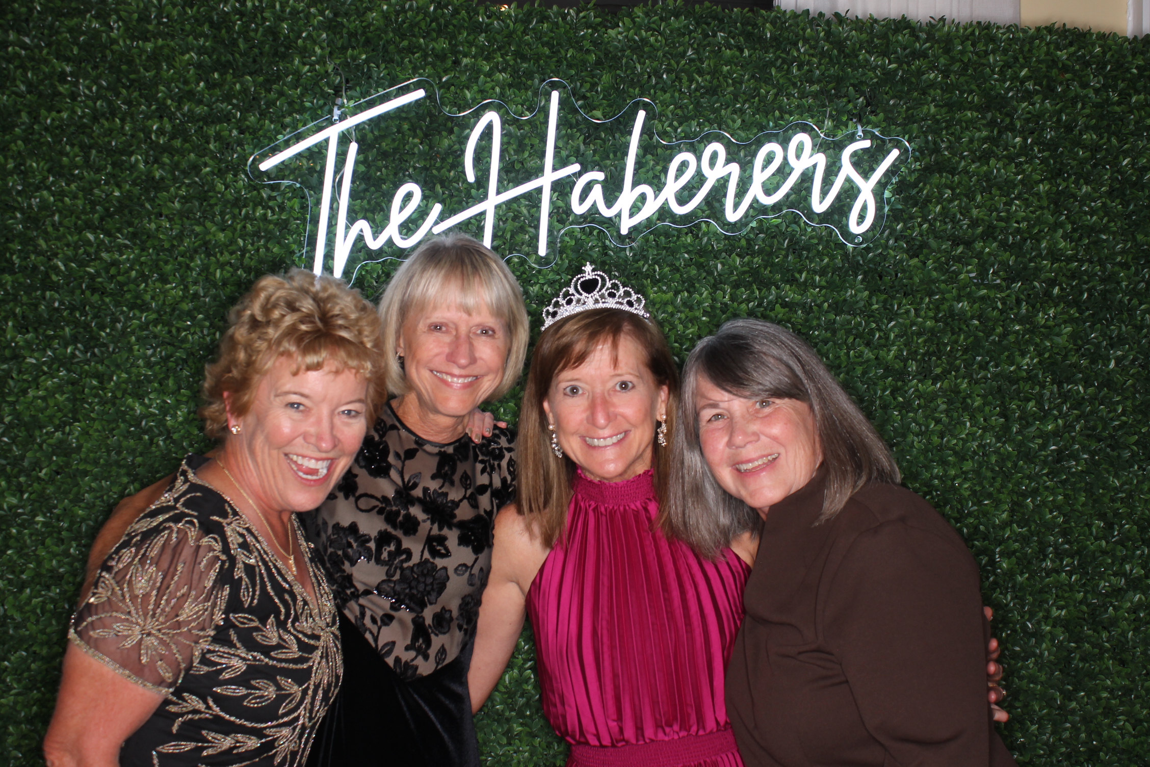 Elly & Chris | View more photos from the event at gallery.photoboothcincy.com/u/PhotoBoothCincy/Elly-Chris