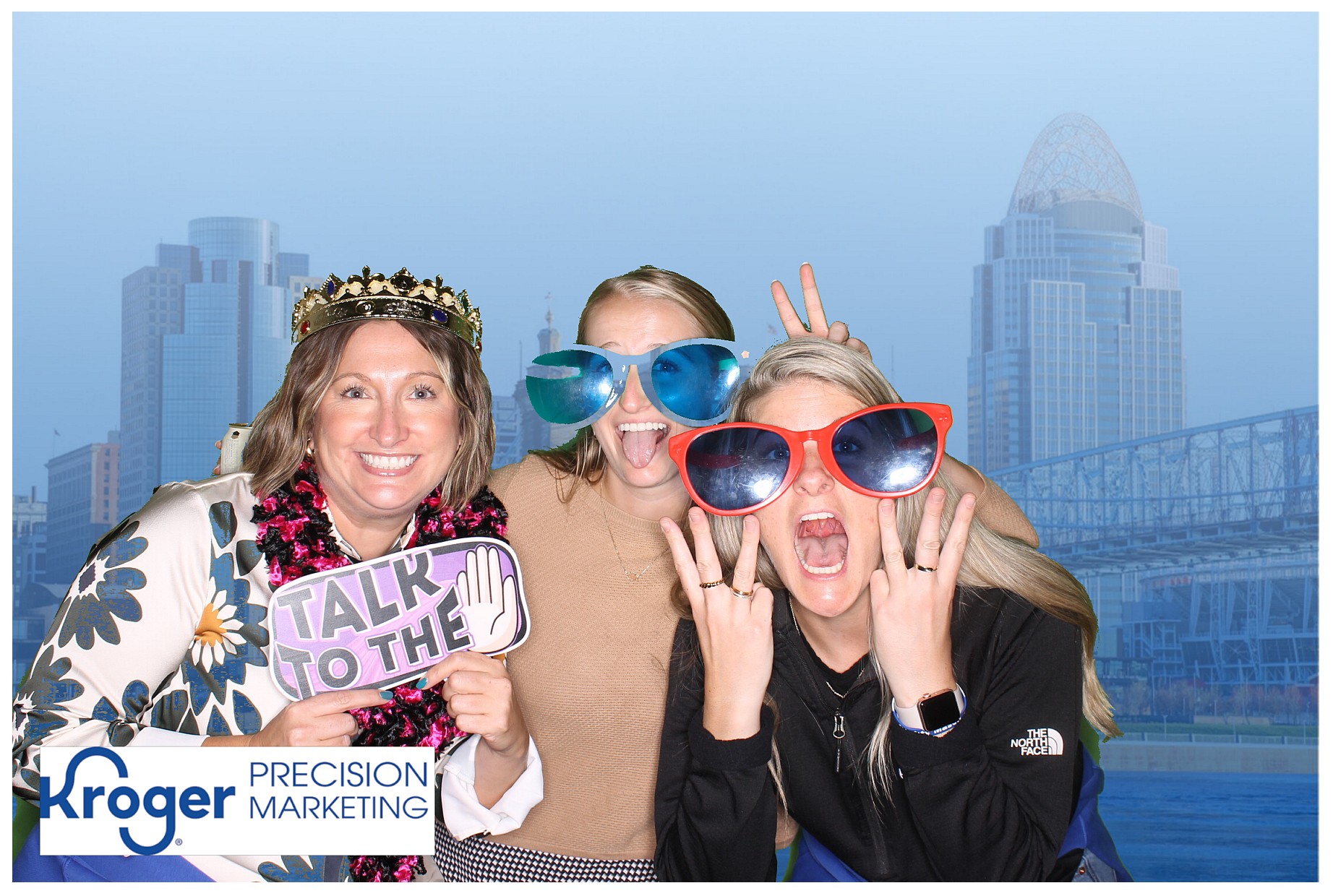 Employee Celebration! | View more photos from the event at gallery.photoboothcincy.com/u/PhotoBoothCincy/Employee-Celebration
