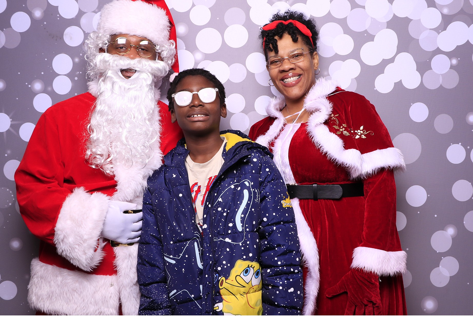 Evanston Winter Holiday Event | View more photos from the event at gallery.photoboothcincy.com/u/PhotoBoothCincy/Evanston-Winter-Holiday-Event