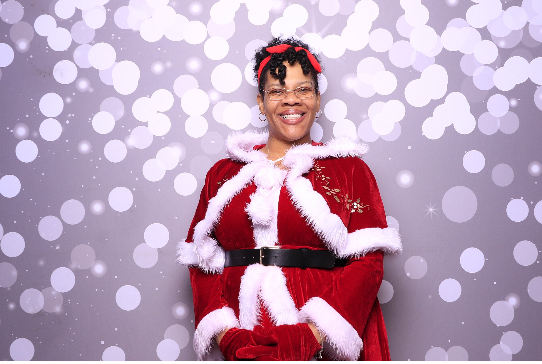Evanston Winter Holiday Event | View more photos from the event at gallery.photoboothcincy.com/u/PhotoBoothCincy/Evanston-Winter-Holiday-Event