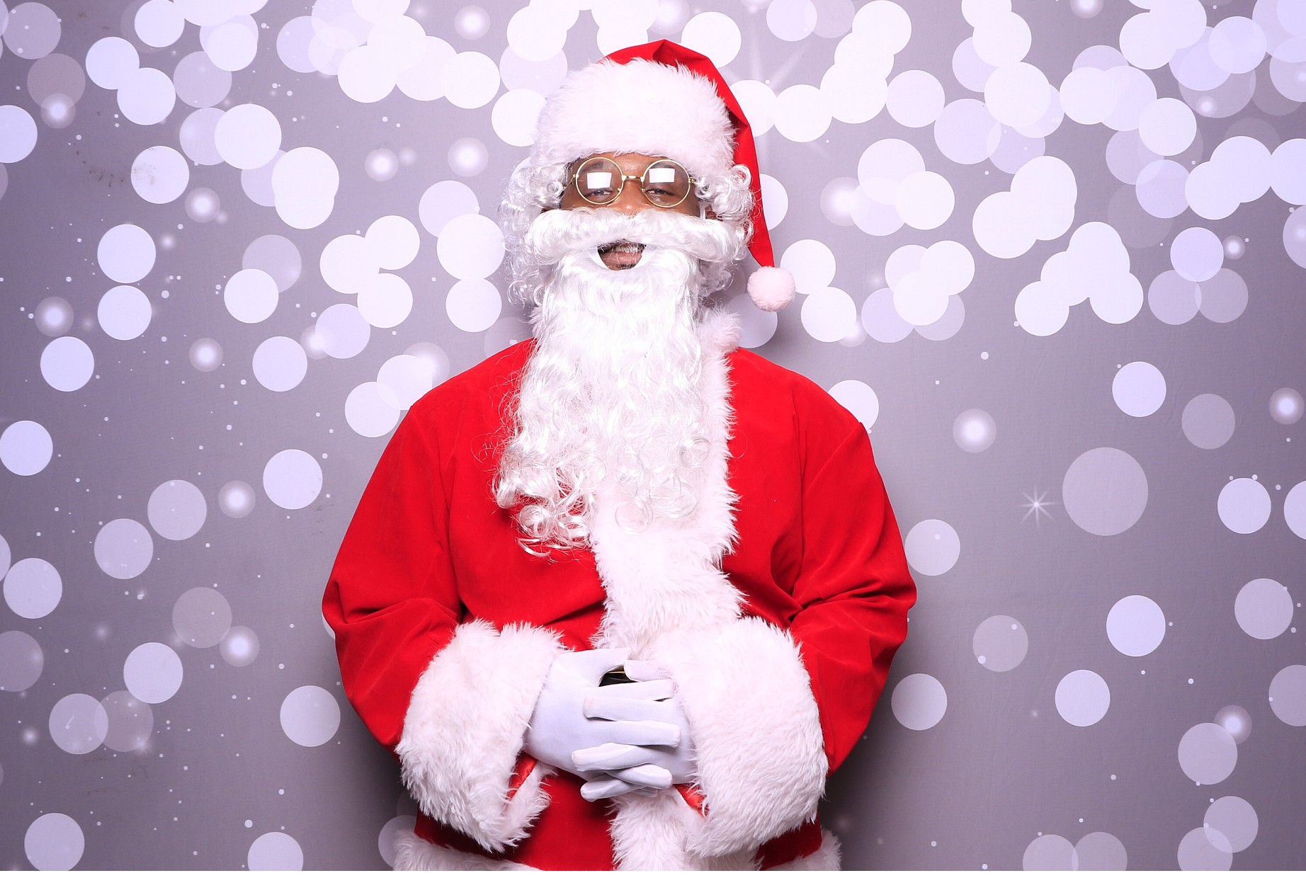 Evanston Winter Holiday Event | View more photos from the event at gallery.photoboothcincy.com/u/PhotoBoothCincy/Evanston-Winter-Holiday-Event