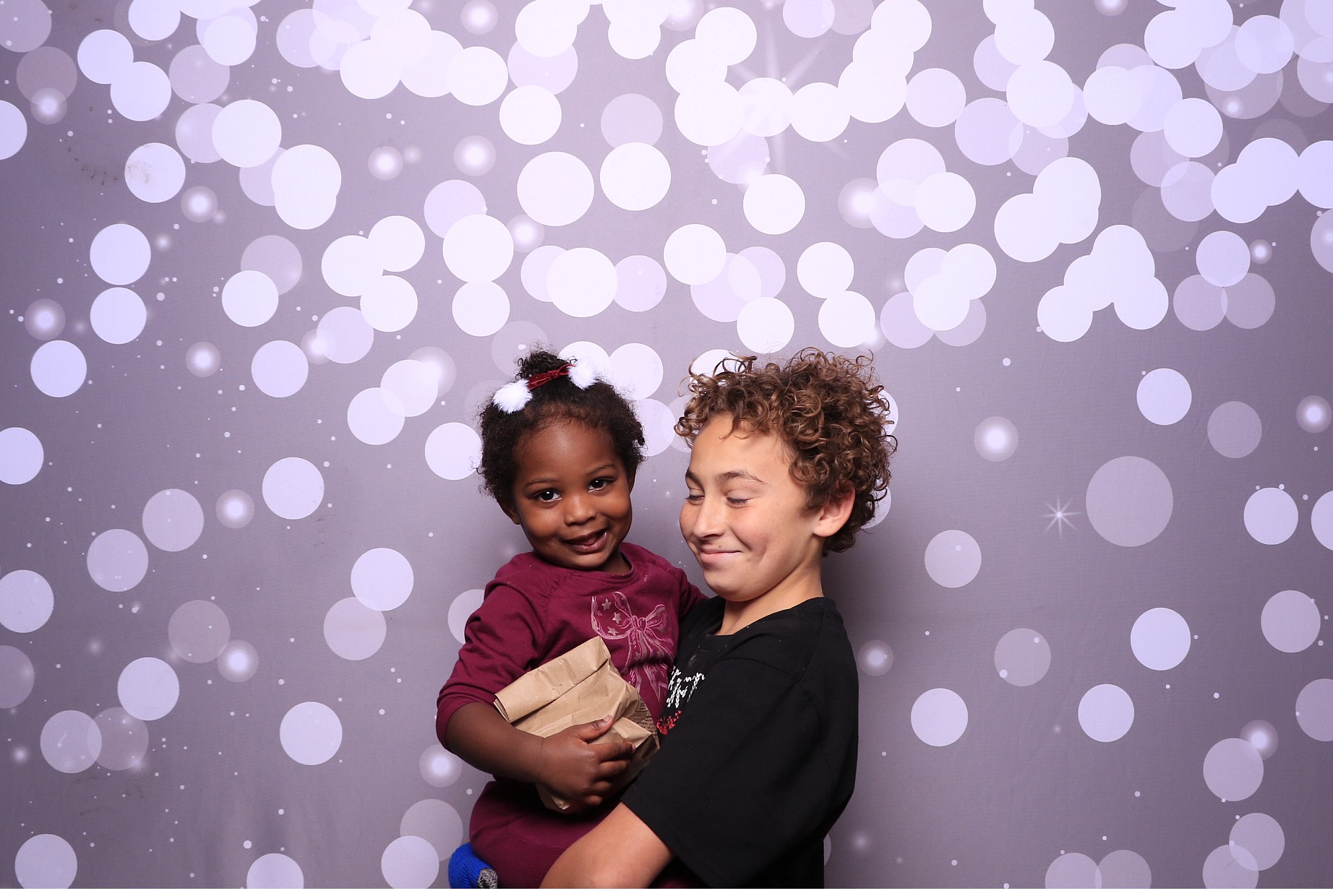 Evanston Winter Holiday Event | View more photos from the event at gallery.photoboothcincy.com/u/PhotoBoothCincy/Evanston-Winter-Holiday-Event
