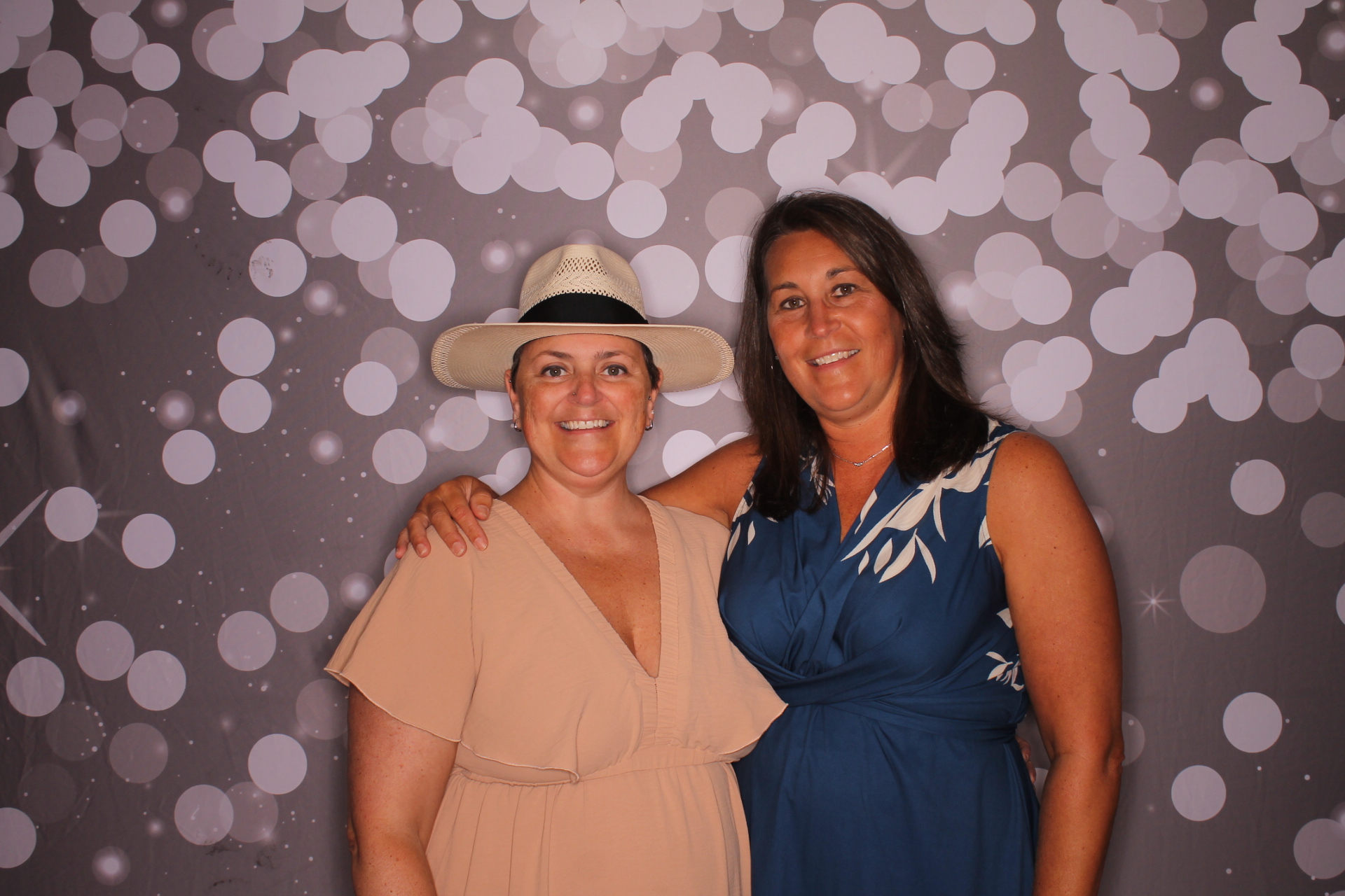 Friend Sunday | View more photos from the event at gallery.photoboothcincy.com/u/PhotoBoothCincy/Friend-Sunday-0
