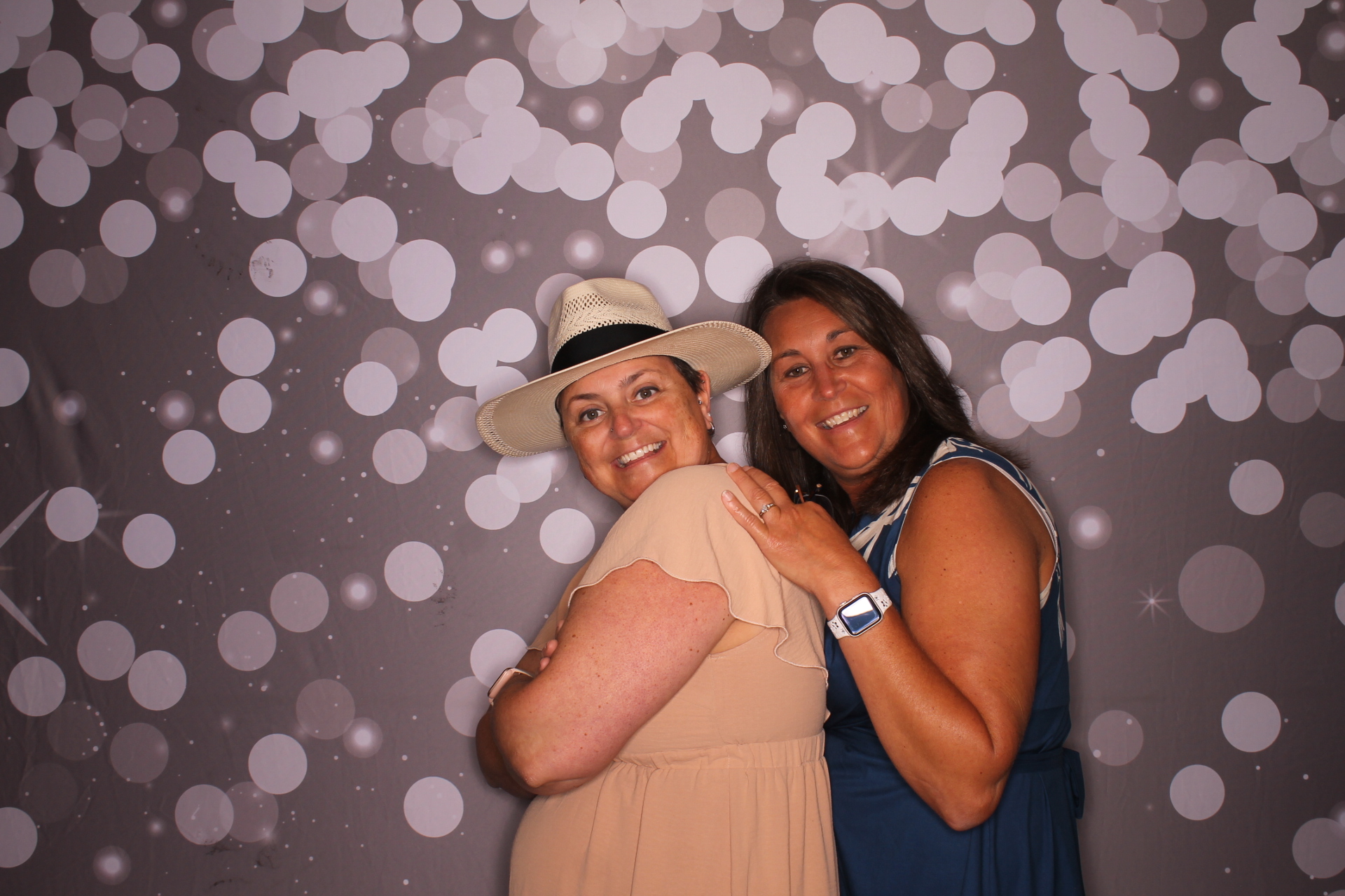 Friend Sunday | View more photos from the event at gallery.photoboothcincy.com/u/PhotoBoothCincy/Friend-Sunday-0