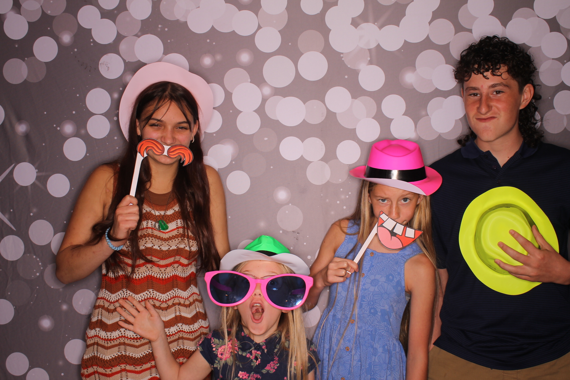 Friend Sunday | View more photos from the event at gallery.photoboothcincy.com/u/PhotoBoothCincy/Friend-Sunday-0