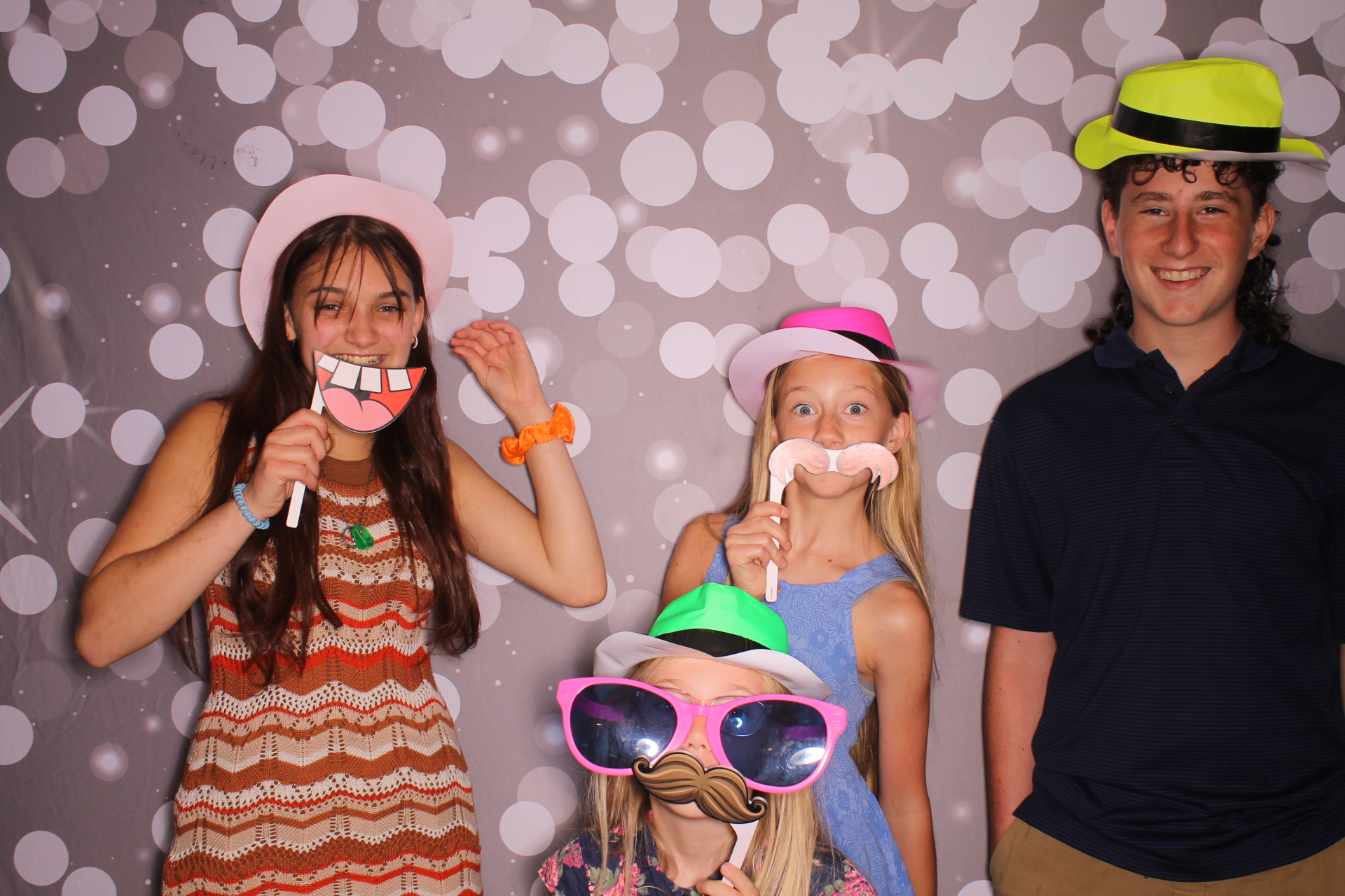 Friend Sunday | View more photos from the event at gallery.photoboothcincy.com/u/PhotoBoothCincy/Friend-Sunday-0