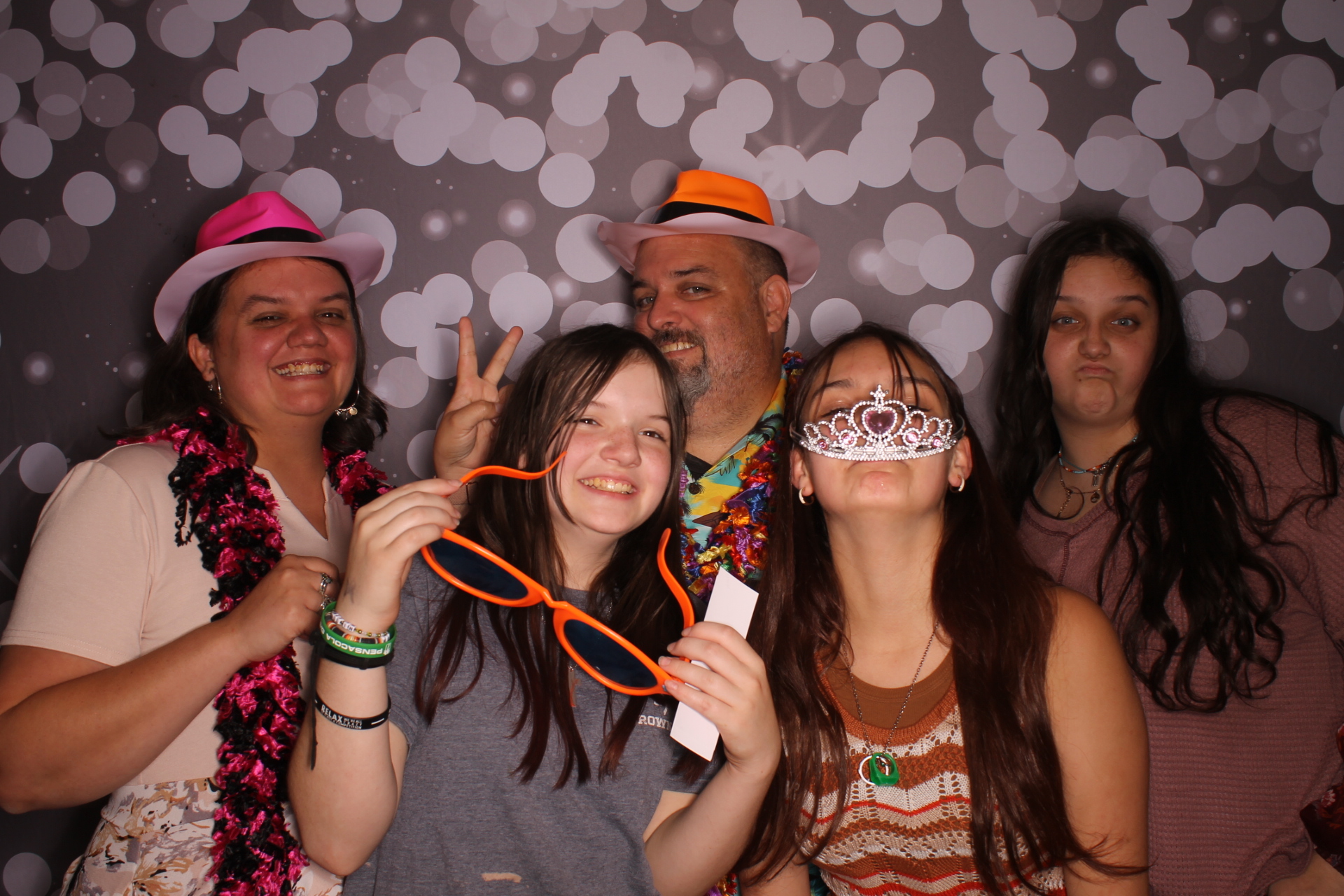 Friend Sunday | View more photos from the event at gallery.photoboothcincy.com/u/PhotoBoothCincy/Friend-Sunday-0