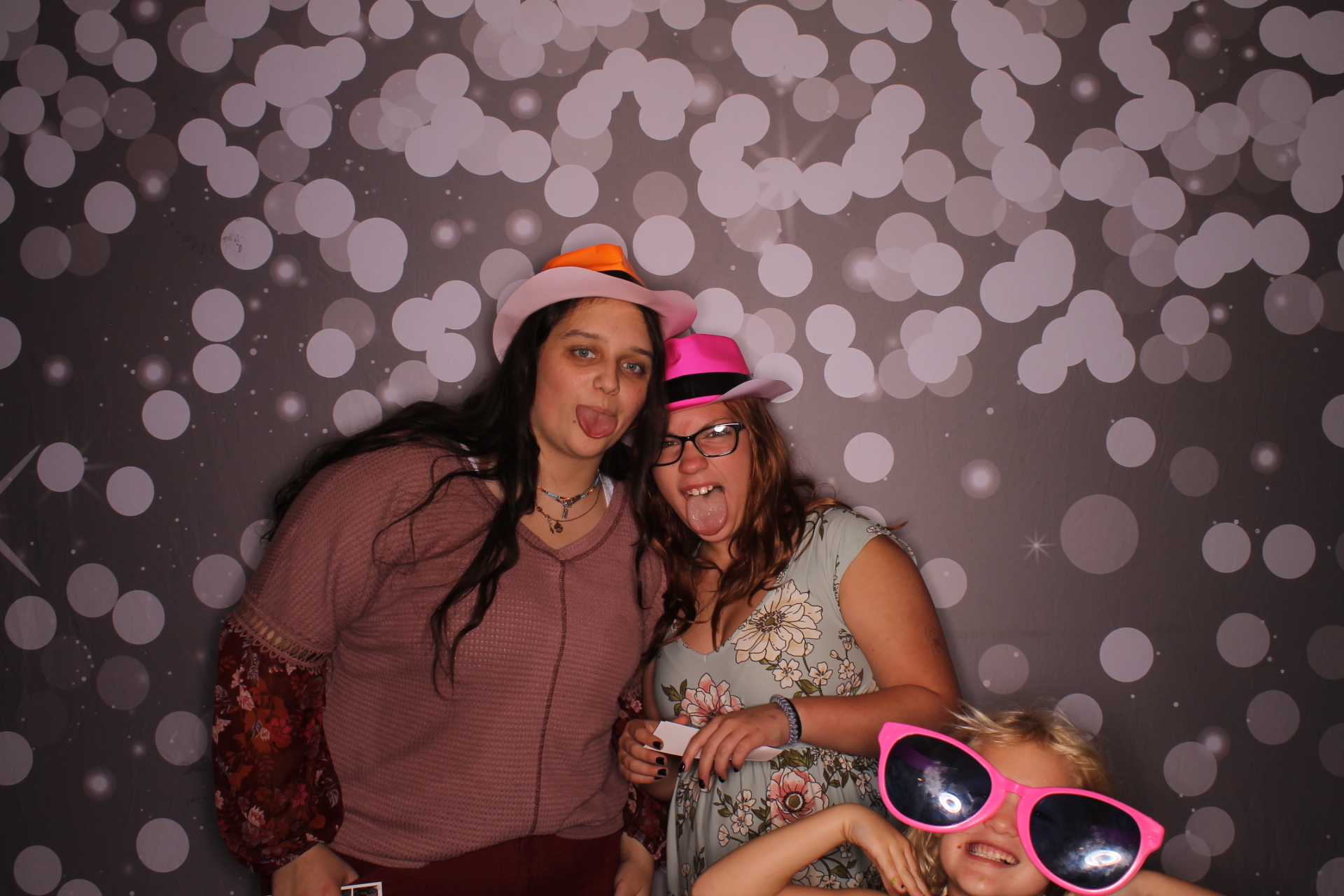 Friend Sunday | View more photos from the event at gallery.photoboothcincy.com/u/PhotoBoothCincy/Friend-Sunday-0