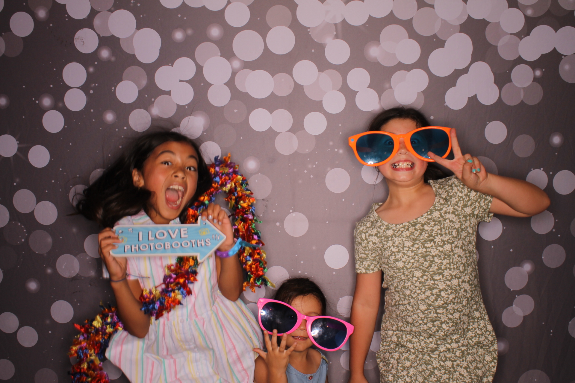 Friend Sunday | View more photos from the event at gallery.photoboothcincy.com/u/PhotoBoothCincy/Friend-Sunday-0