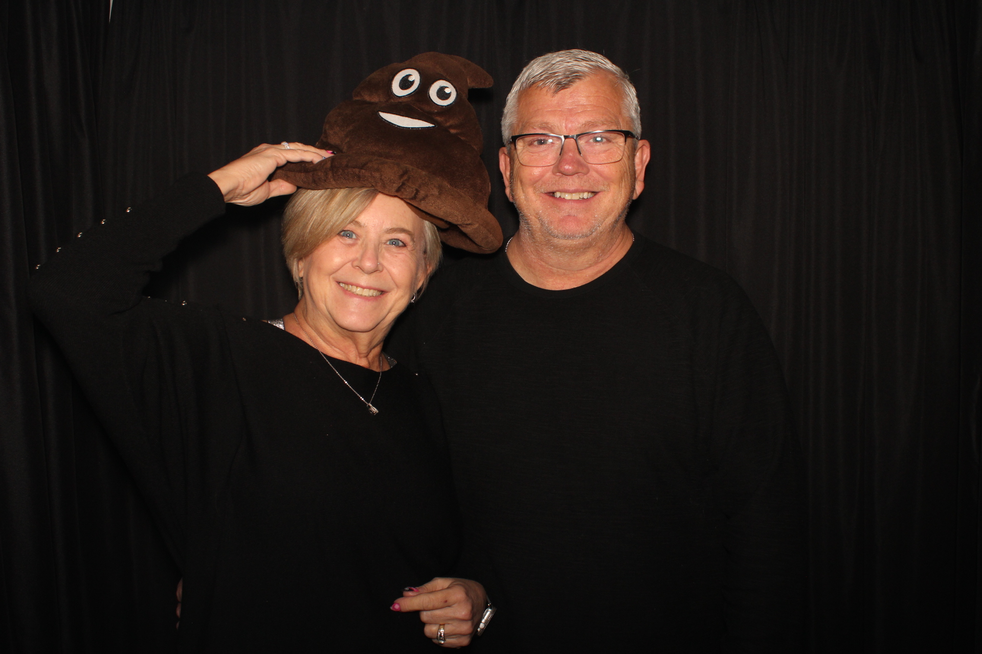 GE Holiday Party  | View more photos from the event at gallery.photoboothcincy.com/u/PhotoBoothCincy/GE-Holiday-Party