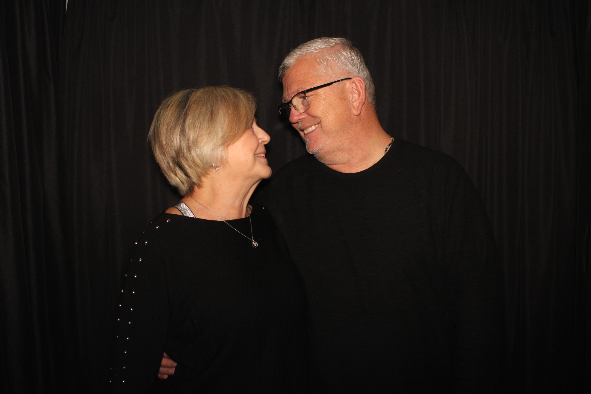 GE Holiday Party  | View more photos from the event at gallery.photoboothcincy.com/u/PhotoBoothCincy/GE-Holiday-Party