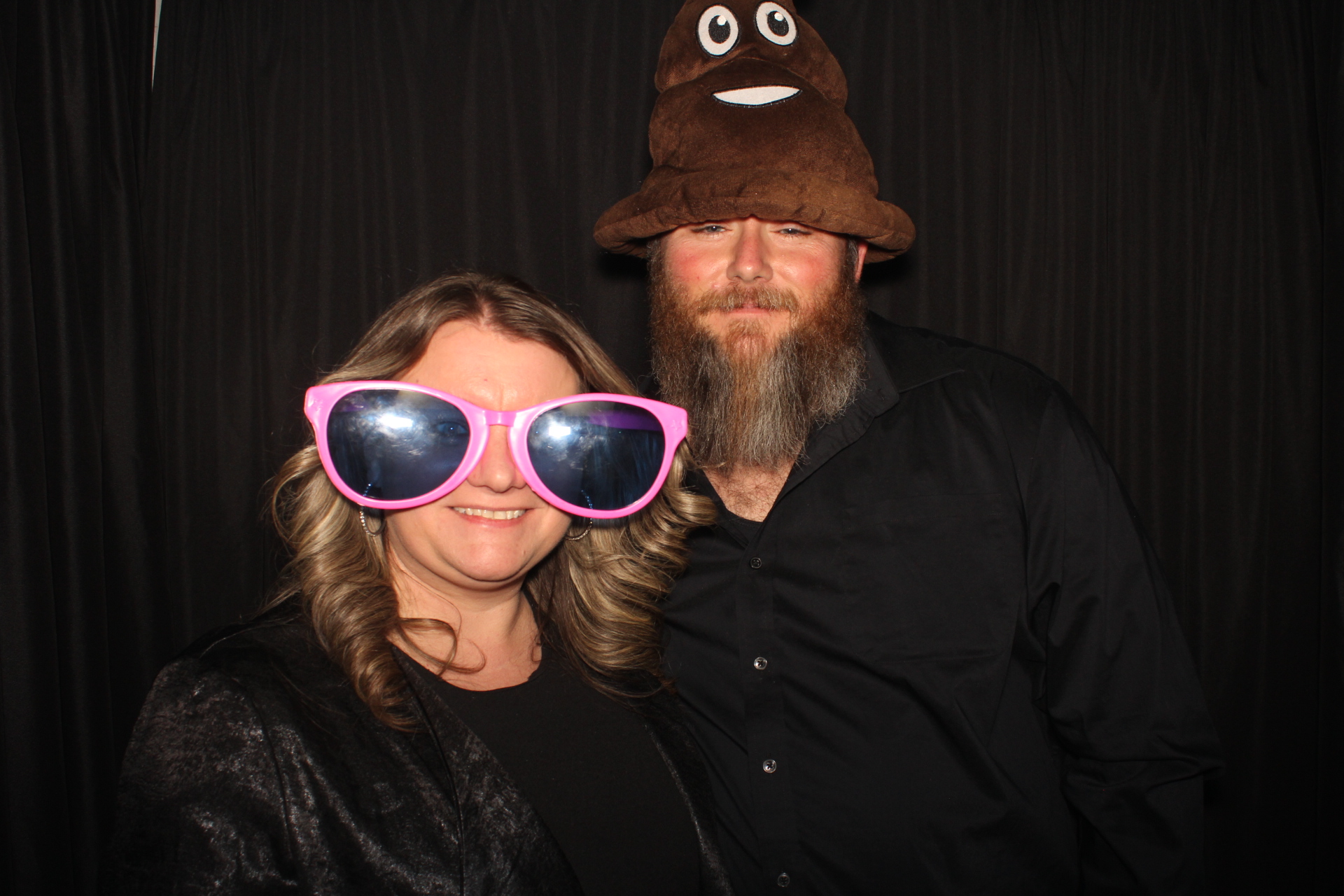 GE Holiday Party  | View more photos from the event at gallery.photoboothcincy.com/u/PhotoBoothCincy/GE-Holiday-Party