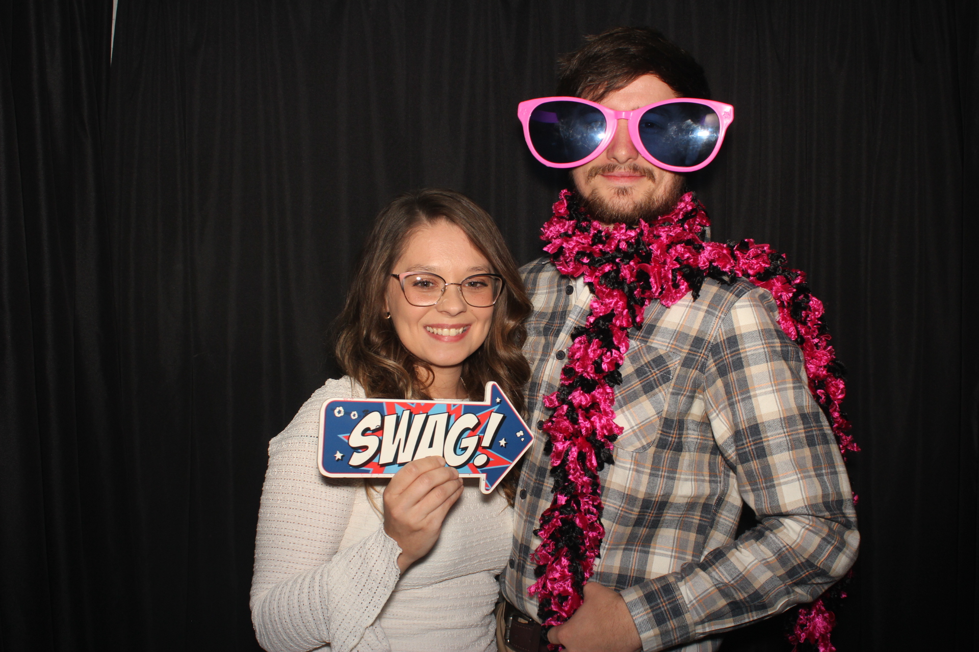 GE Holiday Party  | View more photos from the event at gallery.photoboothcincy.com/u/PhotoBoothCincy/GE-Holiday-Party