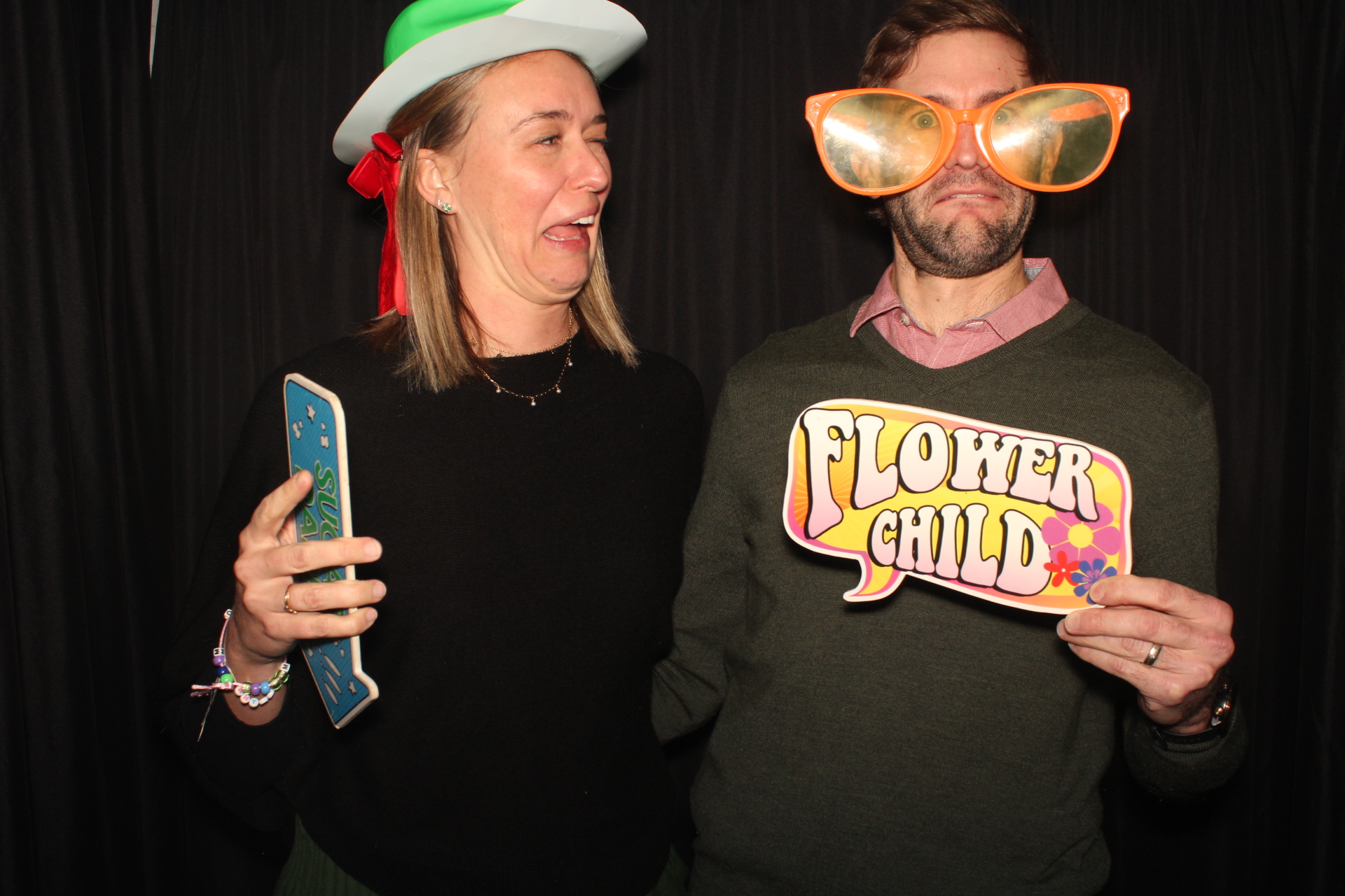 GE Holiday Party  | View more photos from the event at gallery.photoboothcincy.com/u/PhotoBoothCincy/GE-Holiday-Party