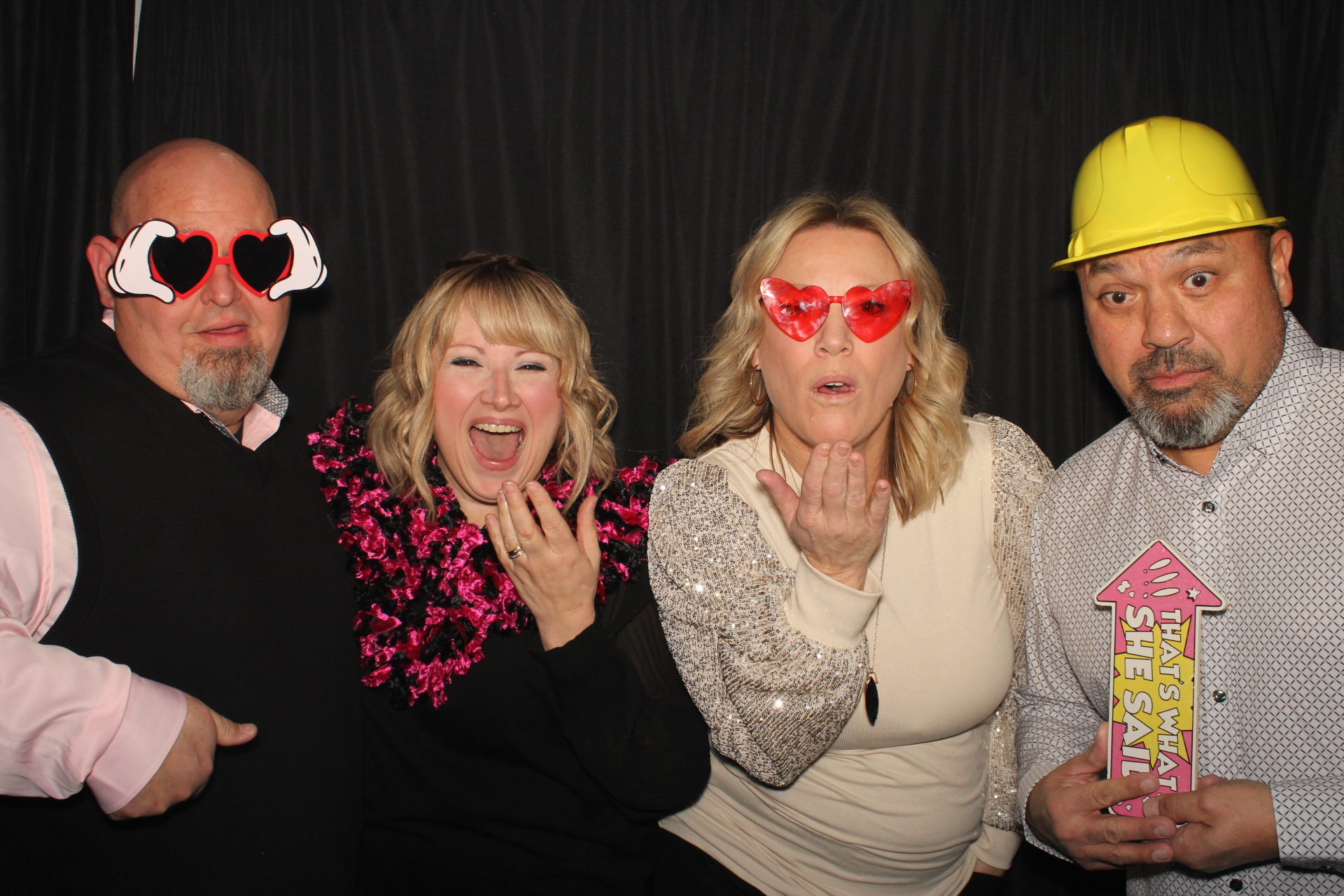 GE Holiday Party  | View more photos from the event at gallery.photoboothcincy.com/u/PhotoBoothCincy/GE-Holiday-Party