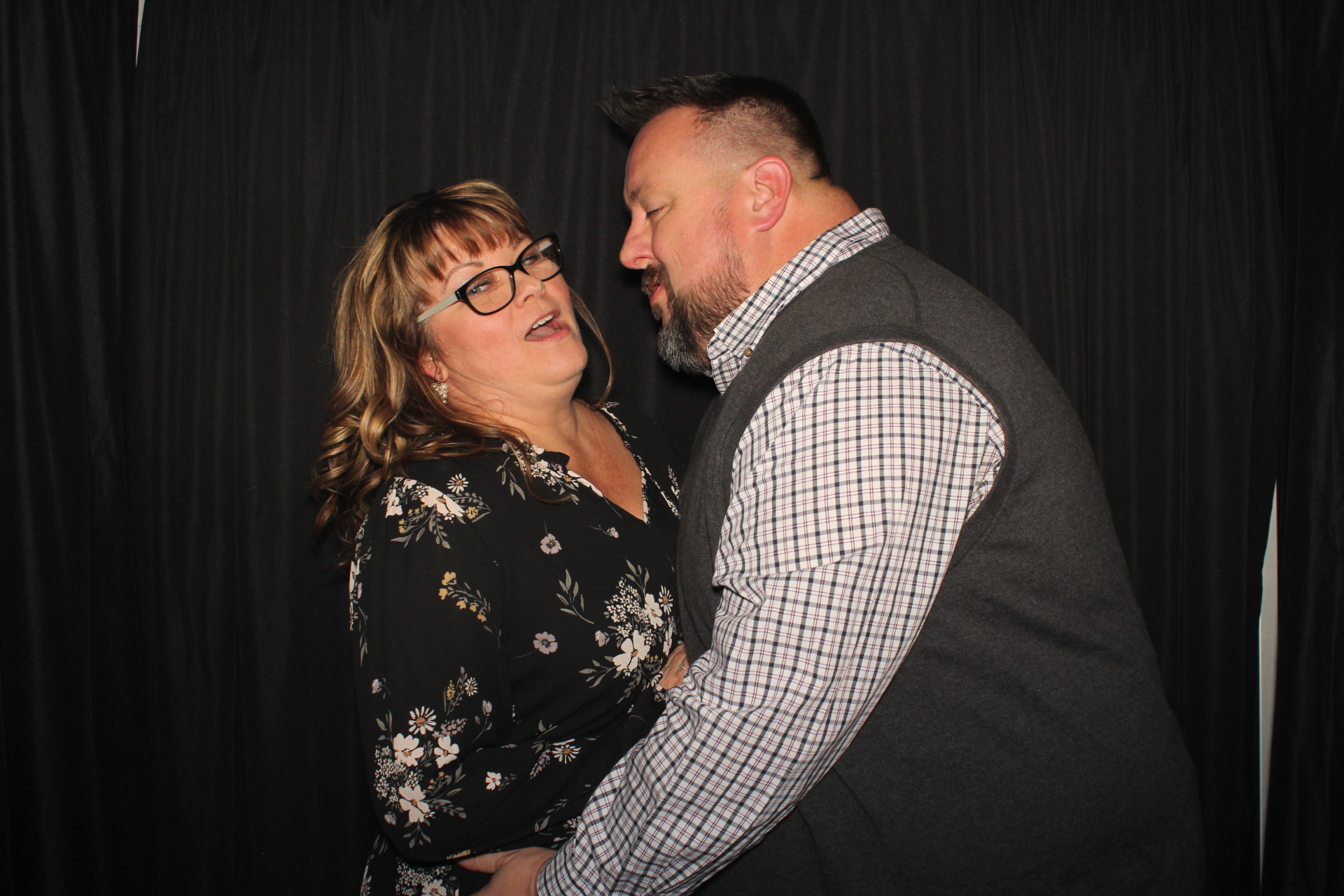 GE Holiday Party  | View more photos from the event at gallery.photoboothcincy.com/u/PhotoBoothCincy/GE-Holiday-Party