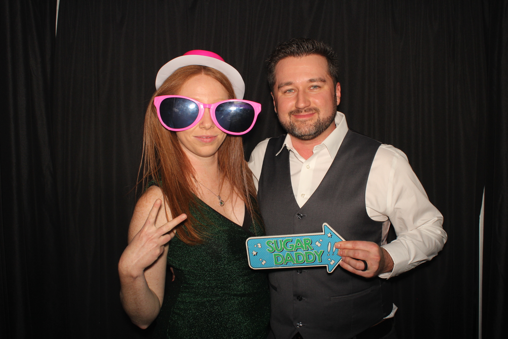 GE Holiday Party  | View more photos from the event at gallery.photoboothcincy.com/u/PhotoBoothCincy/GE-Holiday-Party