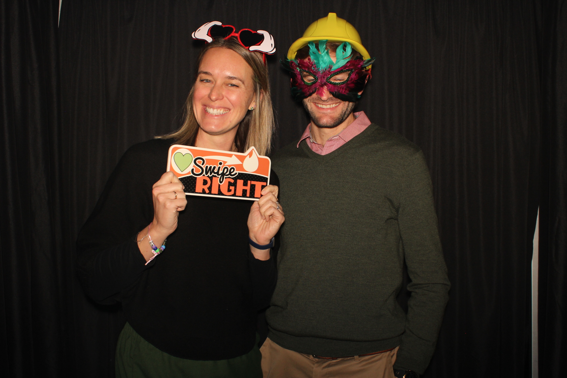 GE Holiday Party  | View more photos from the event at gallery.photoboothcincy.com/u/PhotoBoothCincy/GE-Holiday-Party