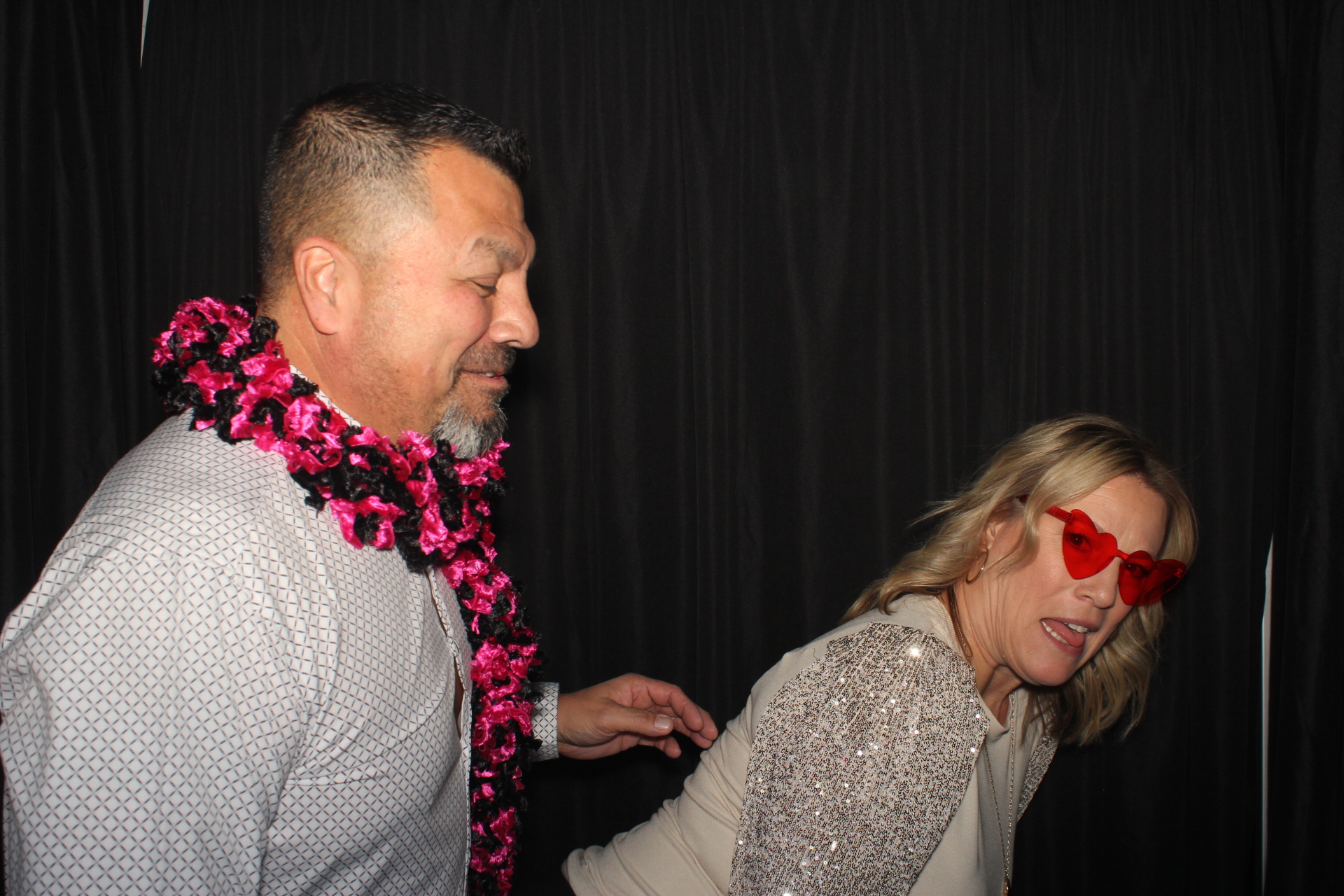 GE Holiday Party  | View more photos from the event at gallery.photoboothcincy.com/u/PhotoBoothCincy/GE-Holiday-Party