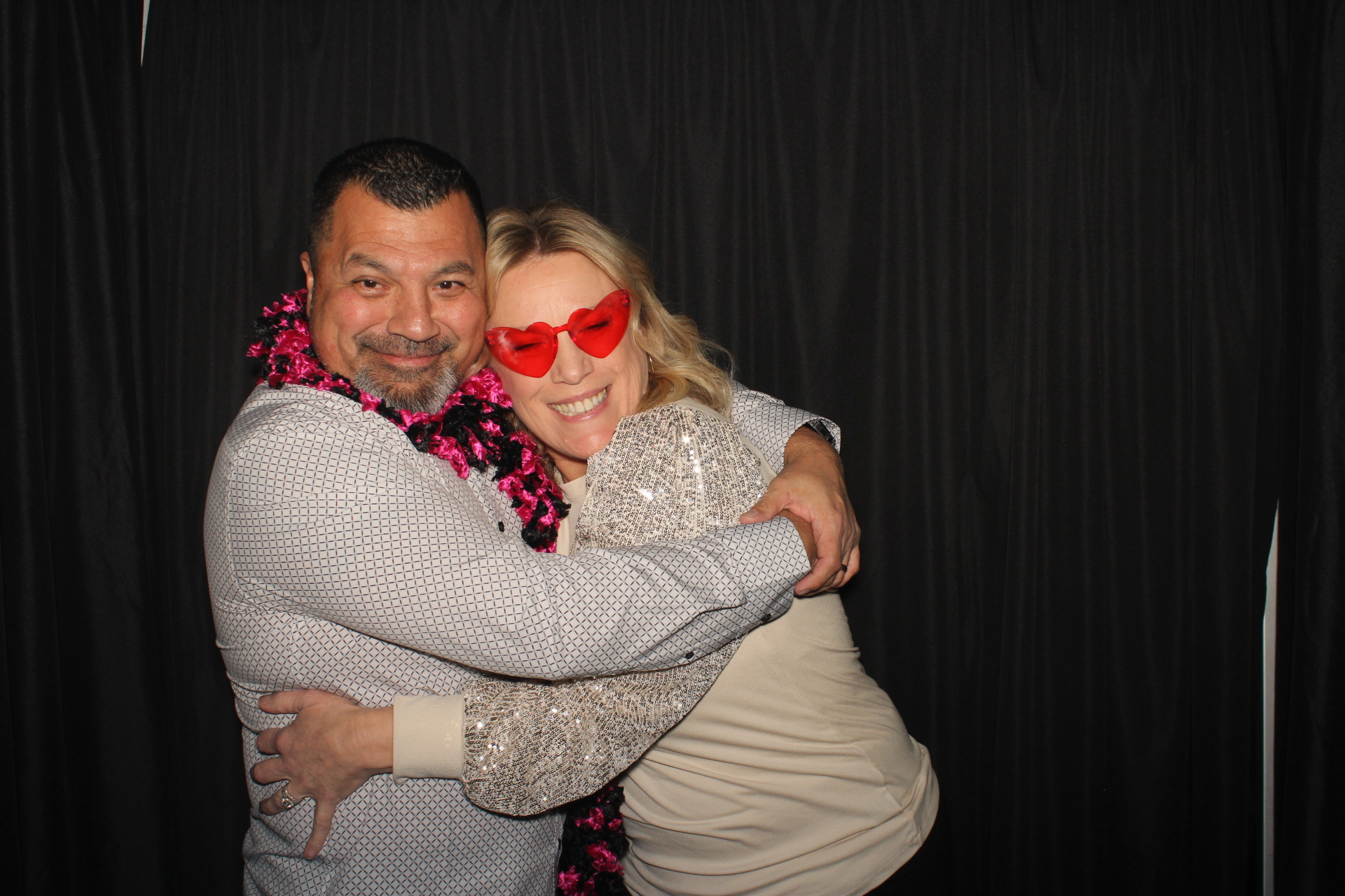GE Holiday Party  | View more photos from the event at gallery.photoboothcincy.com/u/PhotoBoothCincy/GE-Holiday-Party