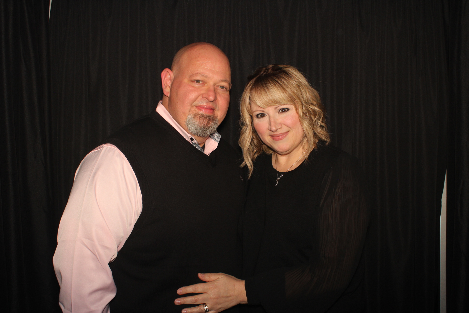 GE Holiday Party  | View more photos from the event at gallery.photoboothcincy.com/u/PhotoBoothCincy/GE-Holiday-Party