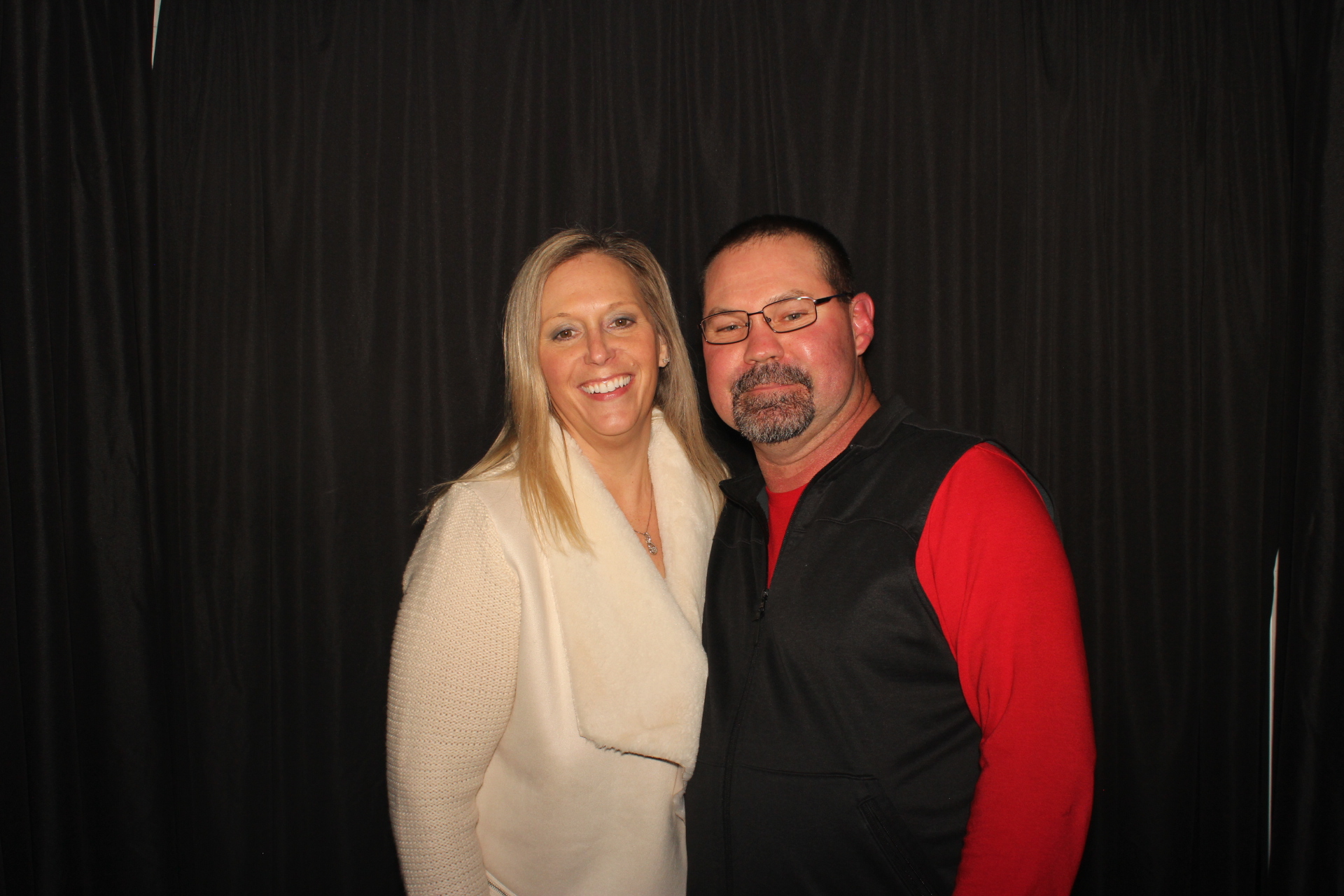 GE Holiday Party  | View more photos from the event at gallery.photoboothcincy.com/u/PhotoBoothCincy/GE-Holiday-Party