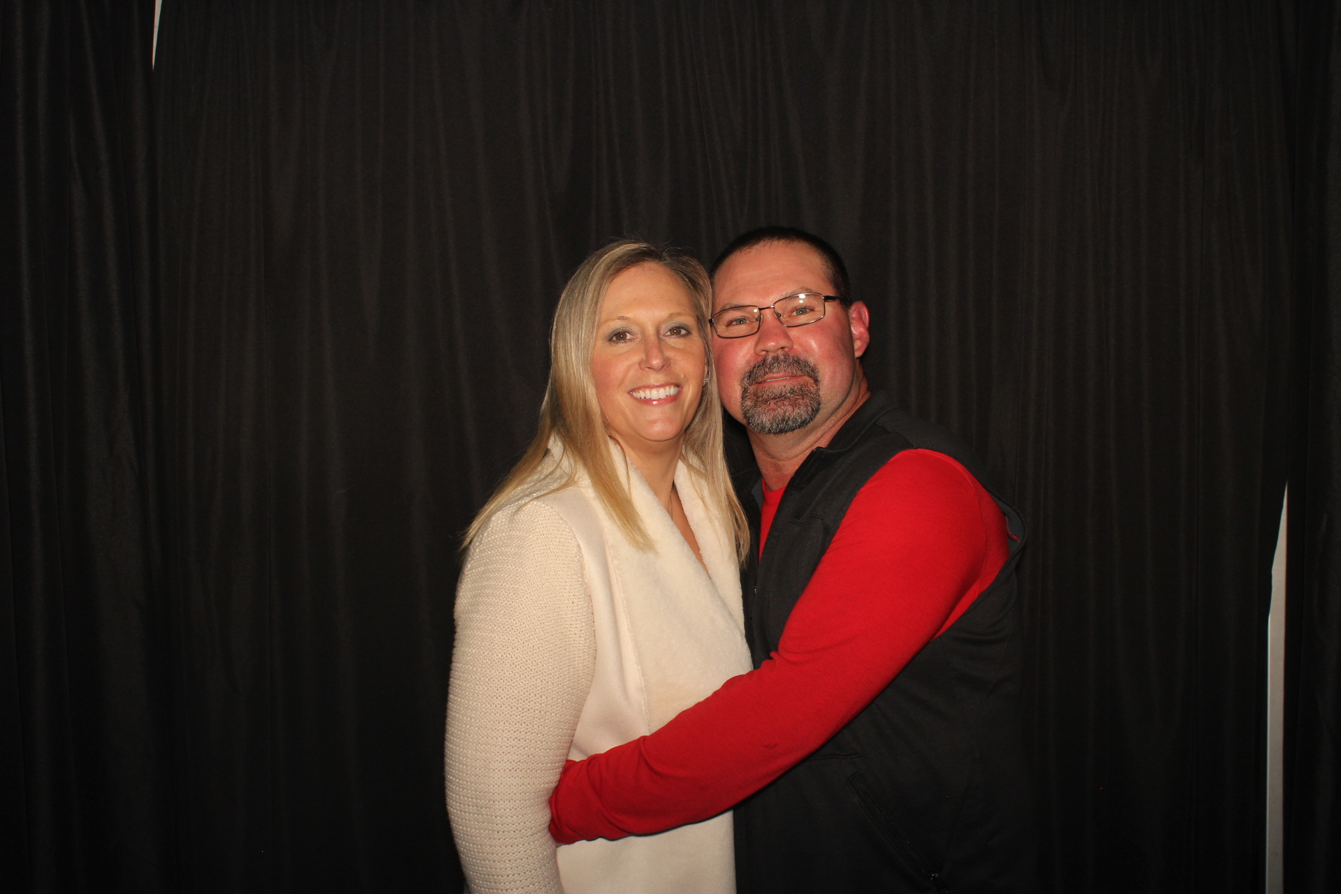 GE Holiday Party  | View more photos from the event at gallery.photoboothcincy.com/u/PhotoBoothCincy/GE-Holiday-Party
