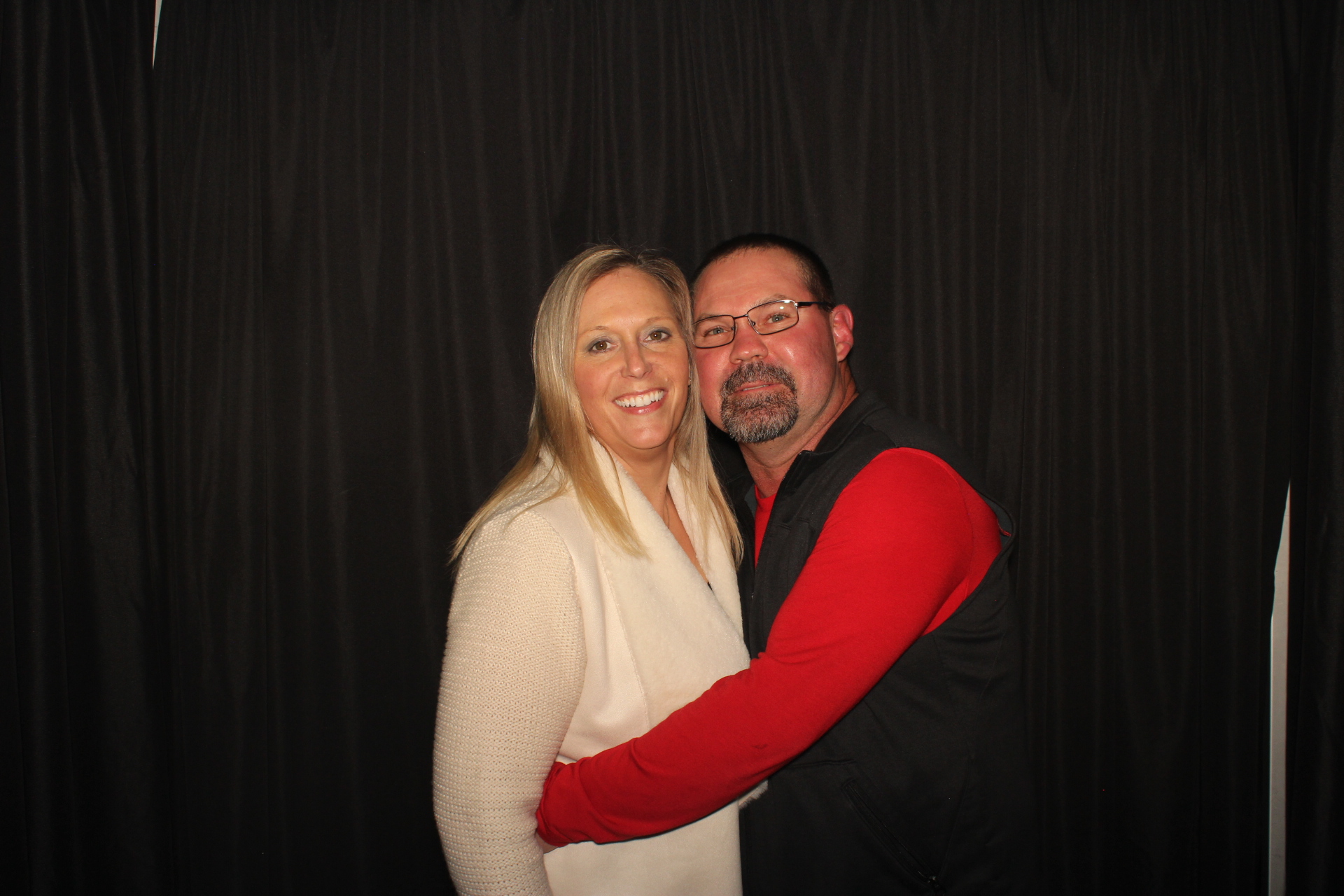 GE Holiday Party  | View more photos from the event at gallery.photoboothcincy.com/u/PhotoBoothCincy/GE-Holiday-Party