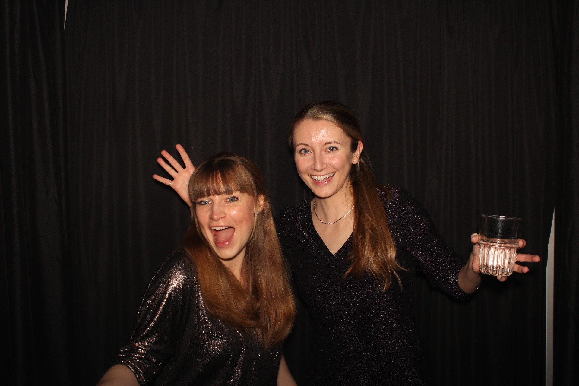 GE Holiday Party  | View more photos from the event at gallery.photoboothcincy.com/u/PhotoBoothCincy/GE-Holiday-Party
