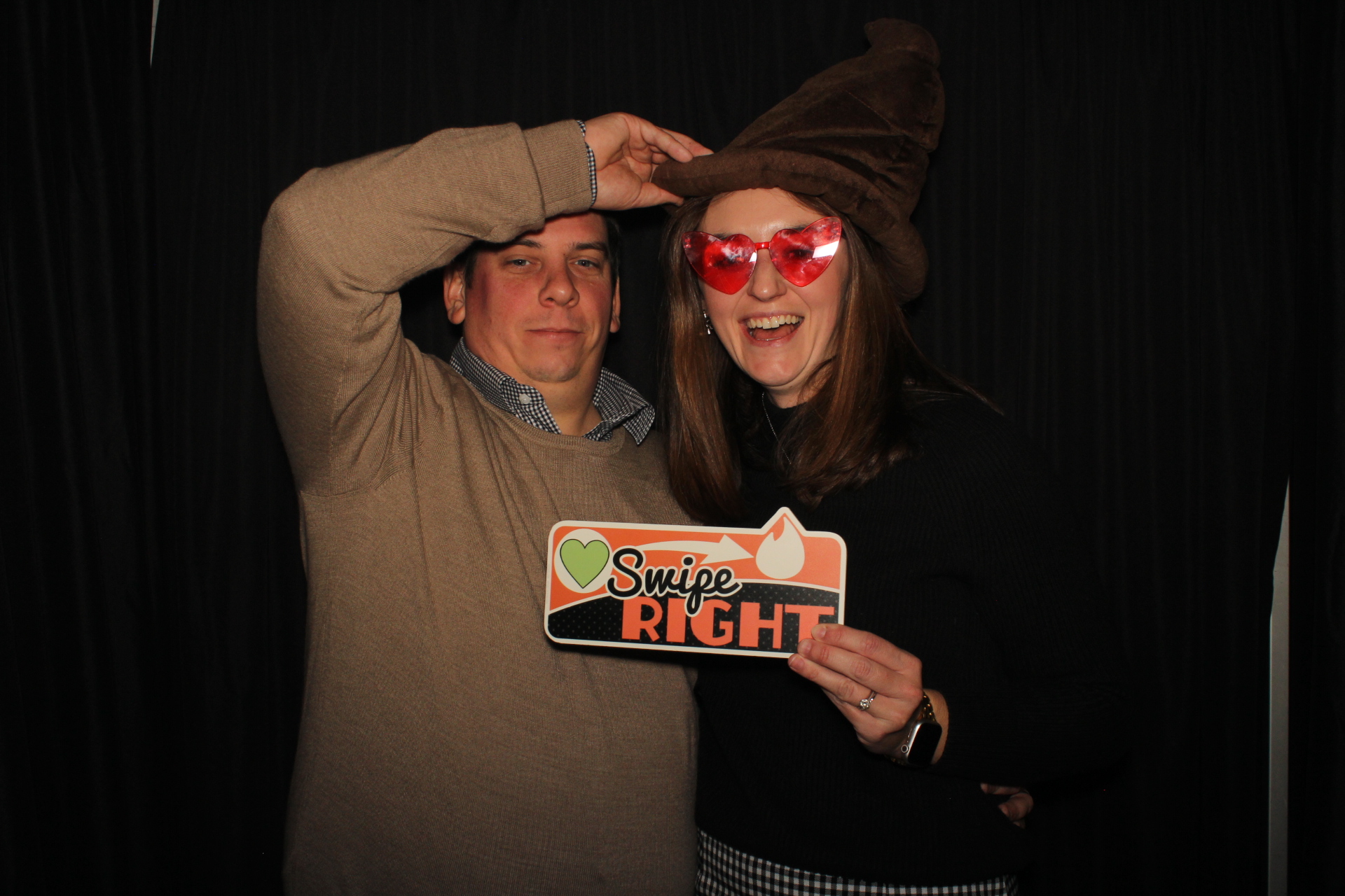 GE Holiday Party  | View more photos from the event at gallery.photoboothcincy.com/u/PhotoBoothCincy/GE-Holiday-Party