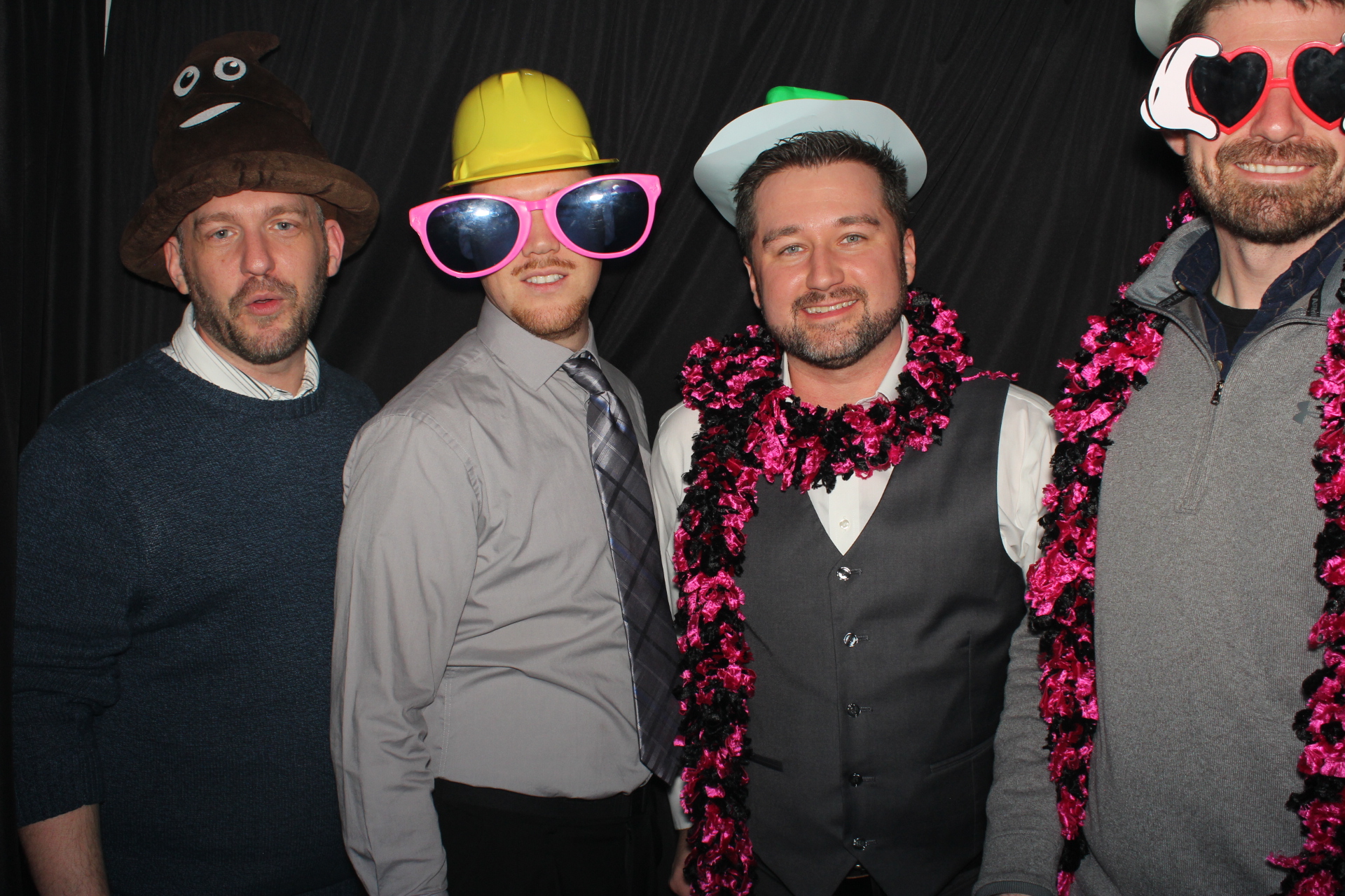 GE Holiday Party  | View more photos from the event at gallery.photoboothcincy.com/u/PhotoBoothCincy/GE-Holiday-Party