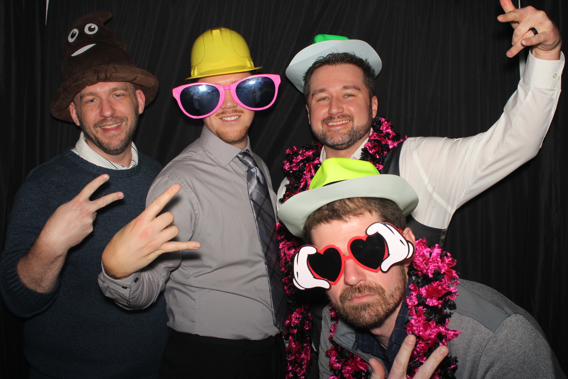 GE Holiday Party  | View more photos from the event at gallery.photoboothcincy.com/u/PhotoBoothCincy/GE-Holiday-Party