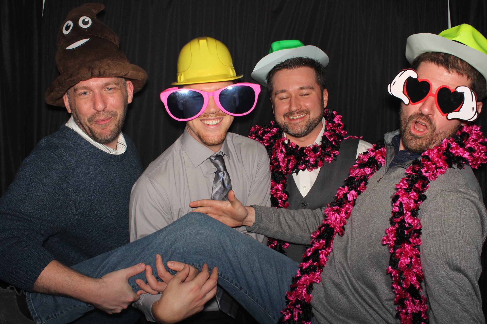 GE Holiday Party  | View more photos from the event at gallery.photoboothcincy.com/u/PhotoBoothCincy/GE-Holiday-Party
