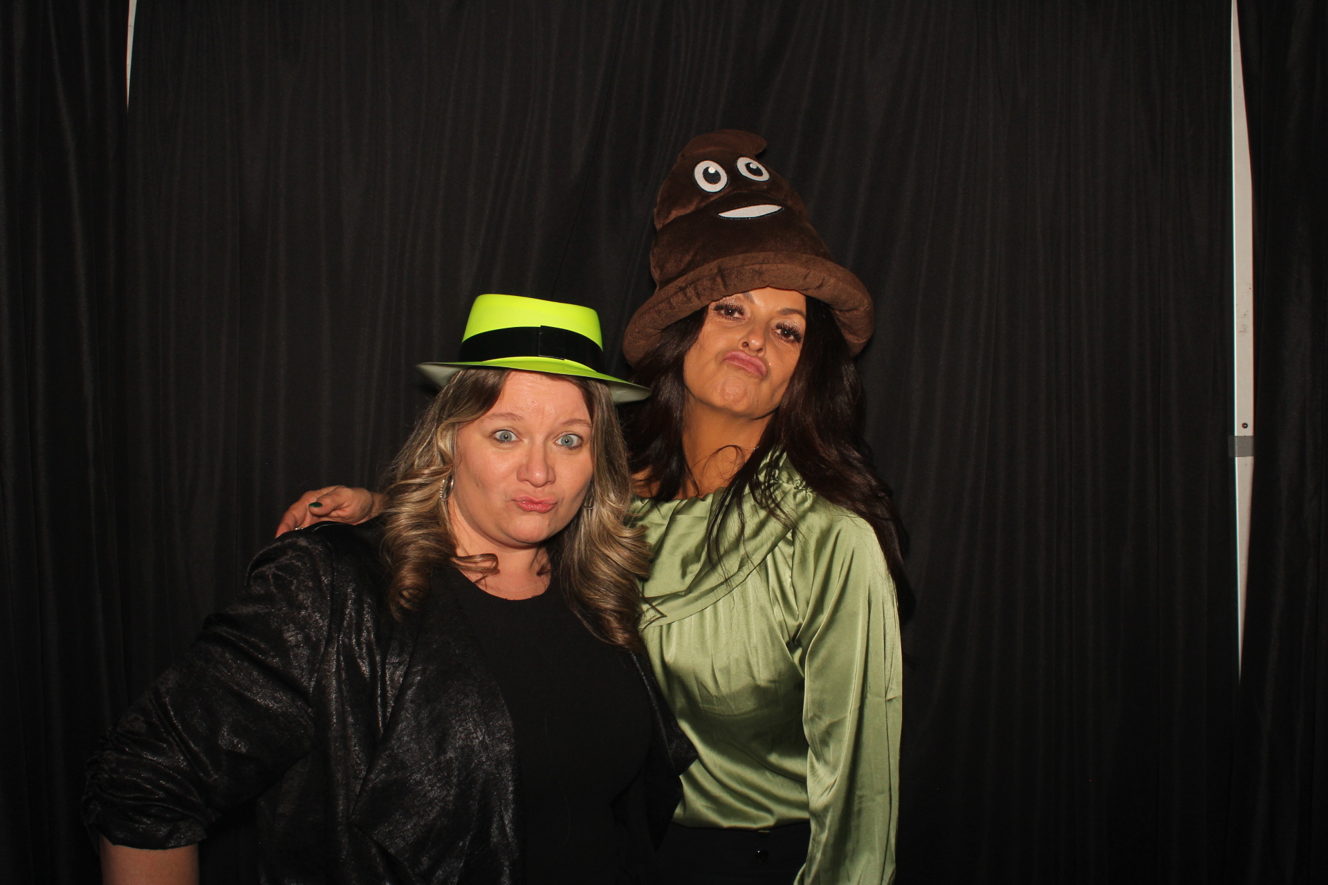 GE Holiday Party  | View more photos from the event at gallery.photoboothcincy.com/u/PhotoBoothCincy/GE-Holiday-Party