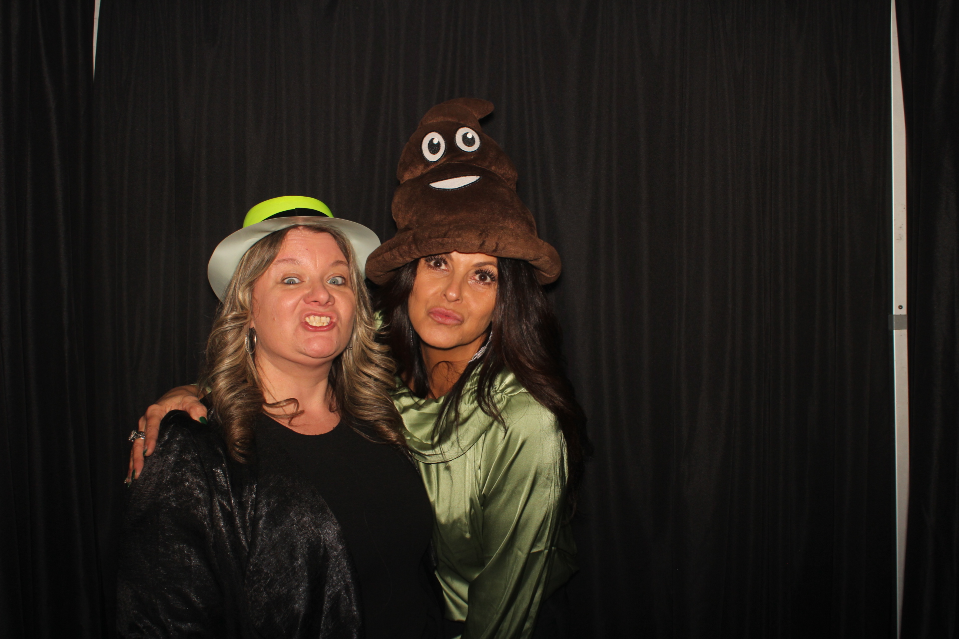 GE Holiday Party  | View more photos from the event at gallery.photoboothcincy.com/u/PhotoBoothCincy/GE-Holiday-Party
