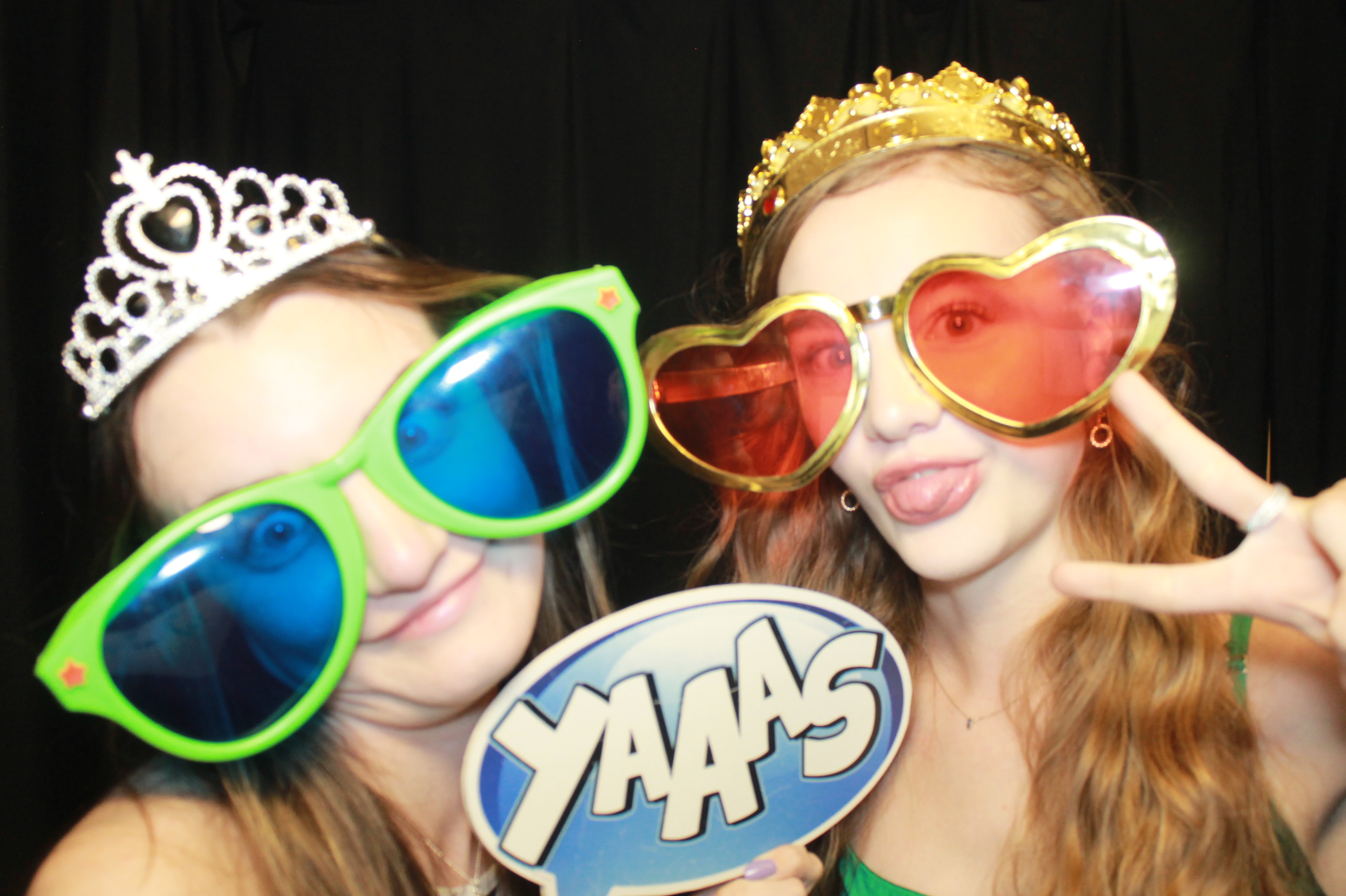 Gabe & Danielle | View more photos from the event at gallery.photoboothcincy.com/u/PhotoBoothCincy/Gabe-Danielle